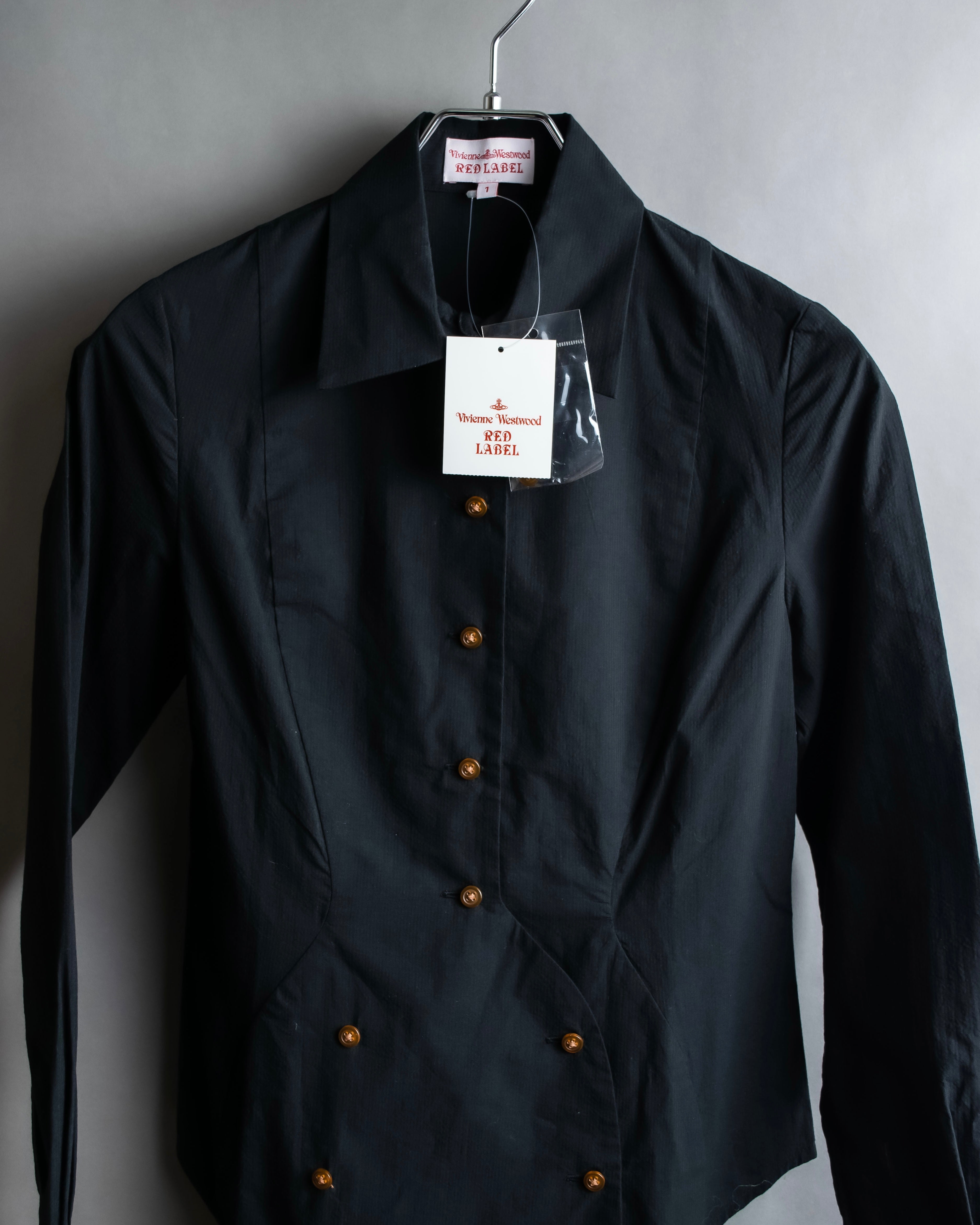 "Vivienne Westwood RED LABEL"
 Front button cutting design shirt