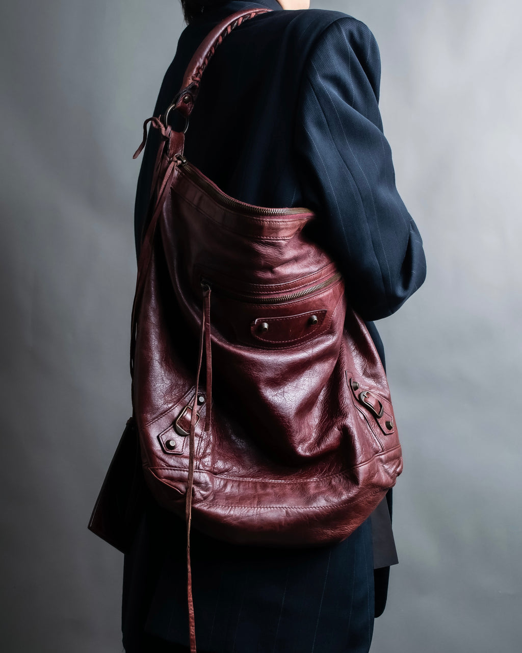 “BALENCIAGA” The Day leather one shoulder bag (burgundy)