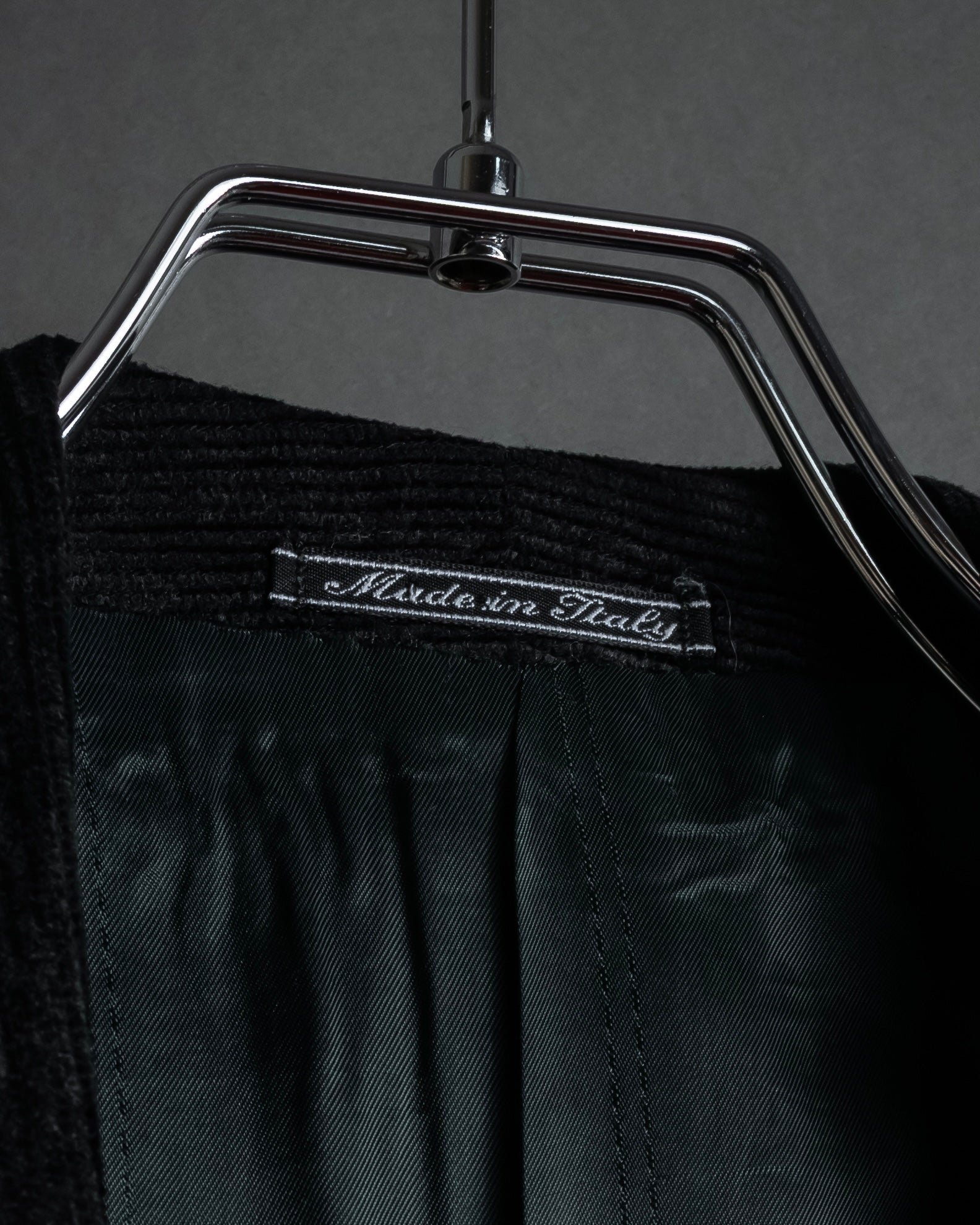 “Gianni Versace” 80’s-90’s Shadowed-texture tailored jacket