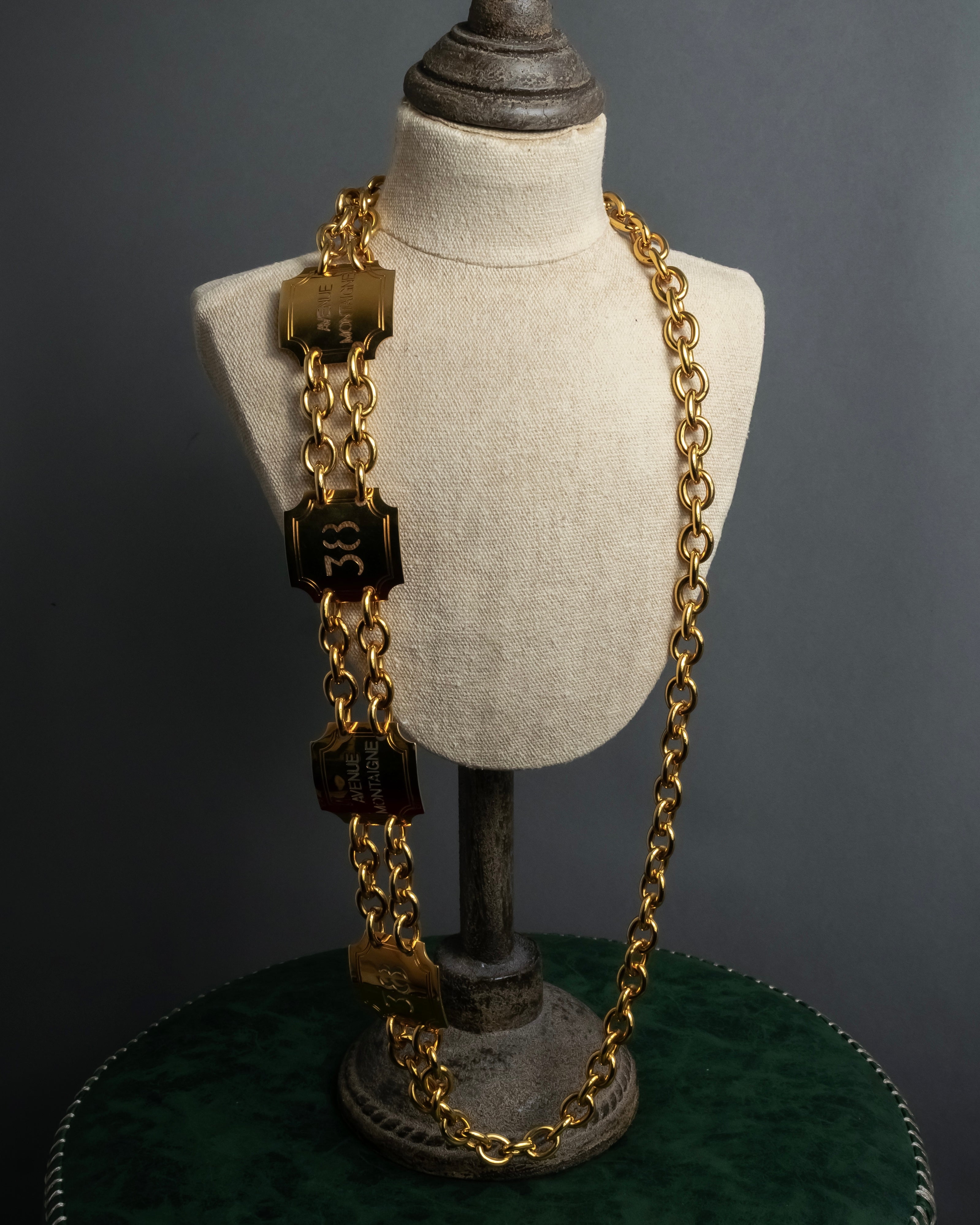 "CELINE" AVENUE MONTAIGNE 38 design gold necklace & belt
