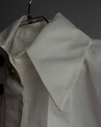 "CHANEL" Gold button design pleated white shirt