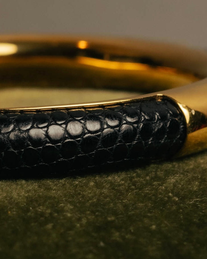 “GUCCI” 00's Python embossed hinged bangle