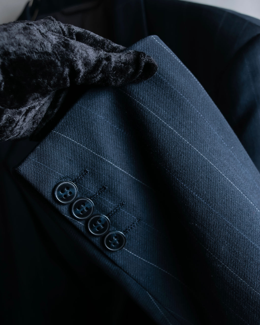 "CHRISTIAN DIOR MONSIEUR"
 Fine pitch stripe pattern notch lapel tailored jacket