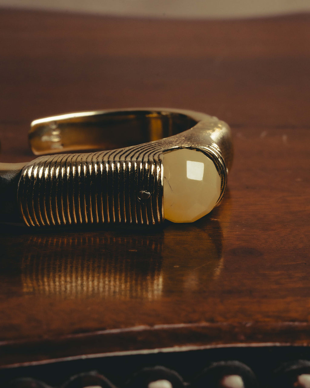 -SPECIAL- “BOTTEGA VENETA” 00’s-10’s Natural stone set ribbed sculptural cuff