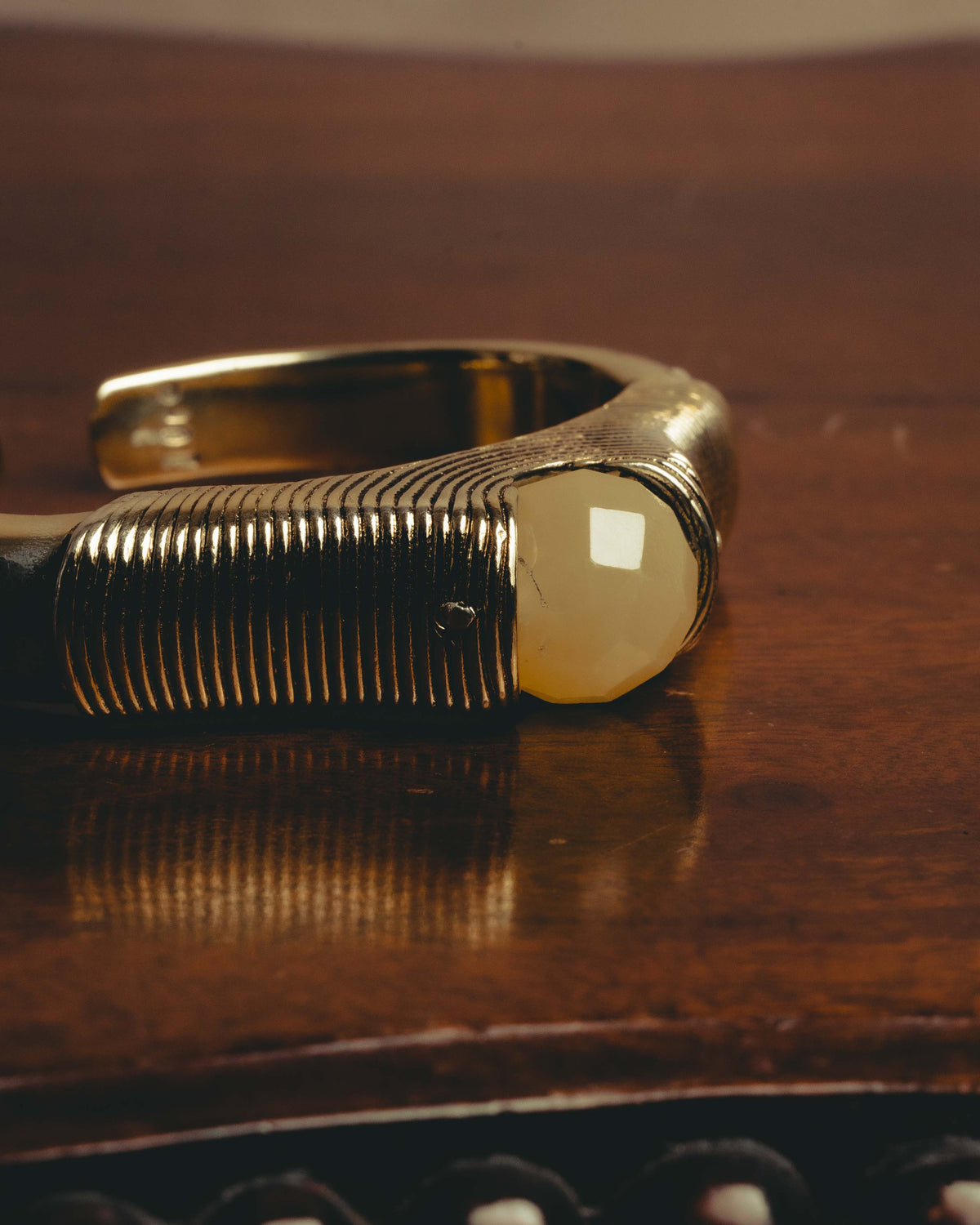 -SPECIAL- “BOTTEGA VENETA” 00’s-10’s Natural stone set ribbed sculptural cuff