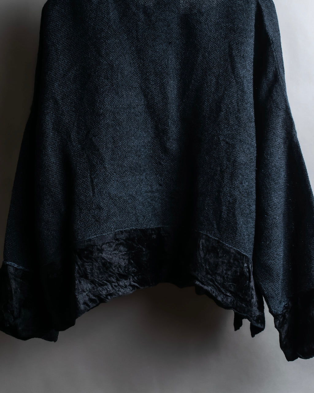 Vintage velour-trimmed box silhouette knit