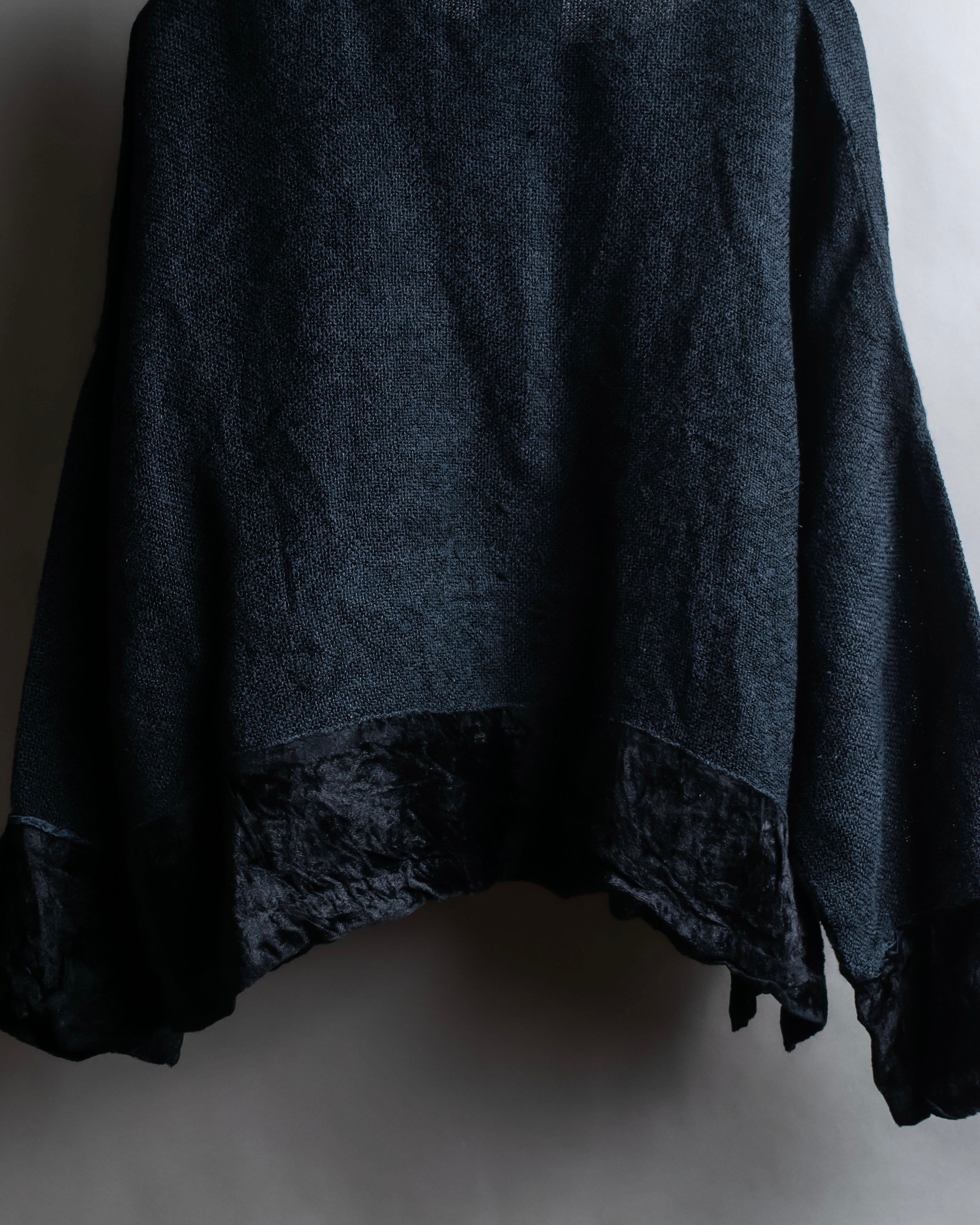 Vintage velour-trimmed box silhouette knit