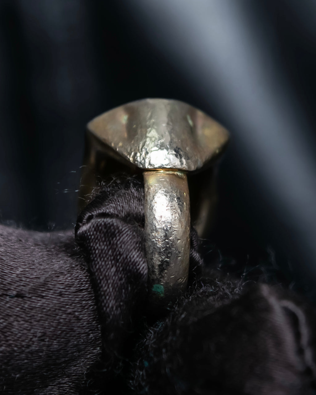 “Dior” Star-shaped pearl gold ring