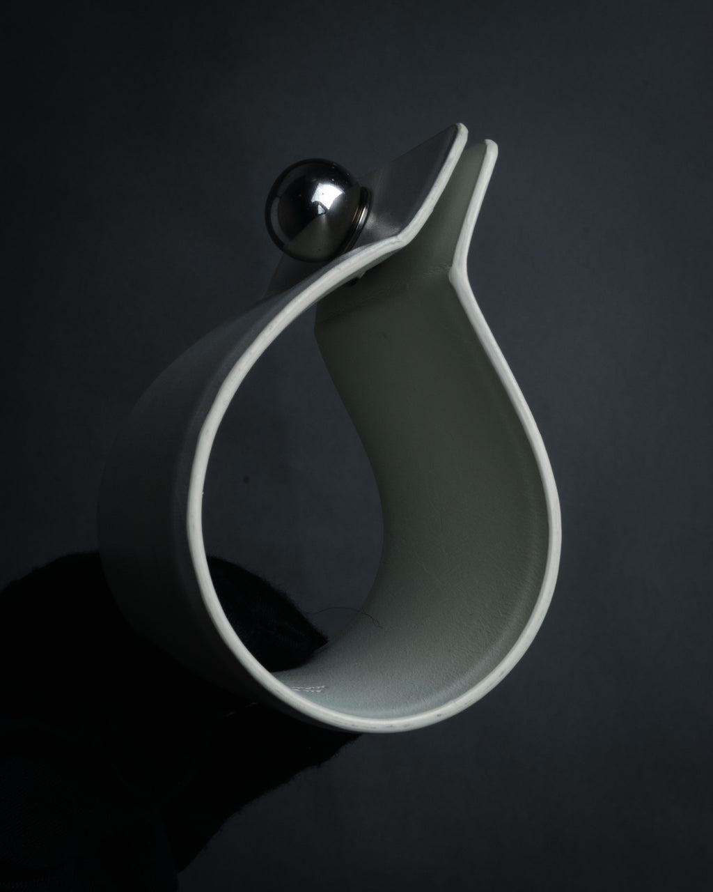 “JIL SANDER” 2020’s Sculptural leather cuff bangle