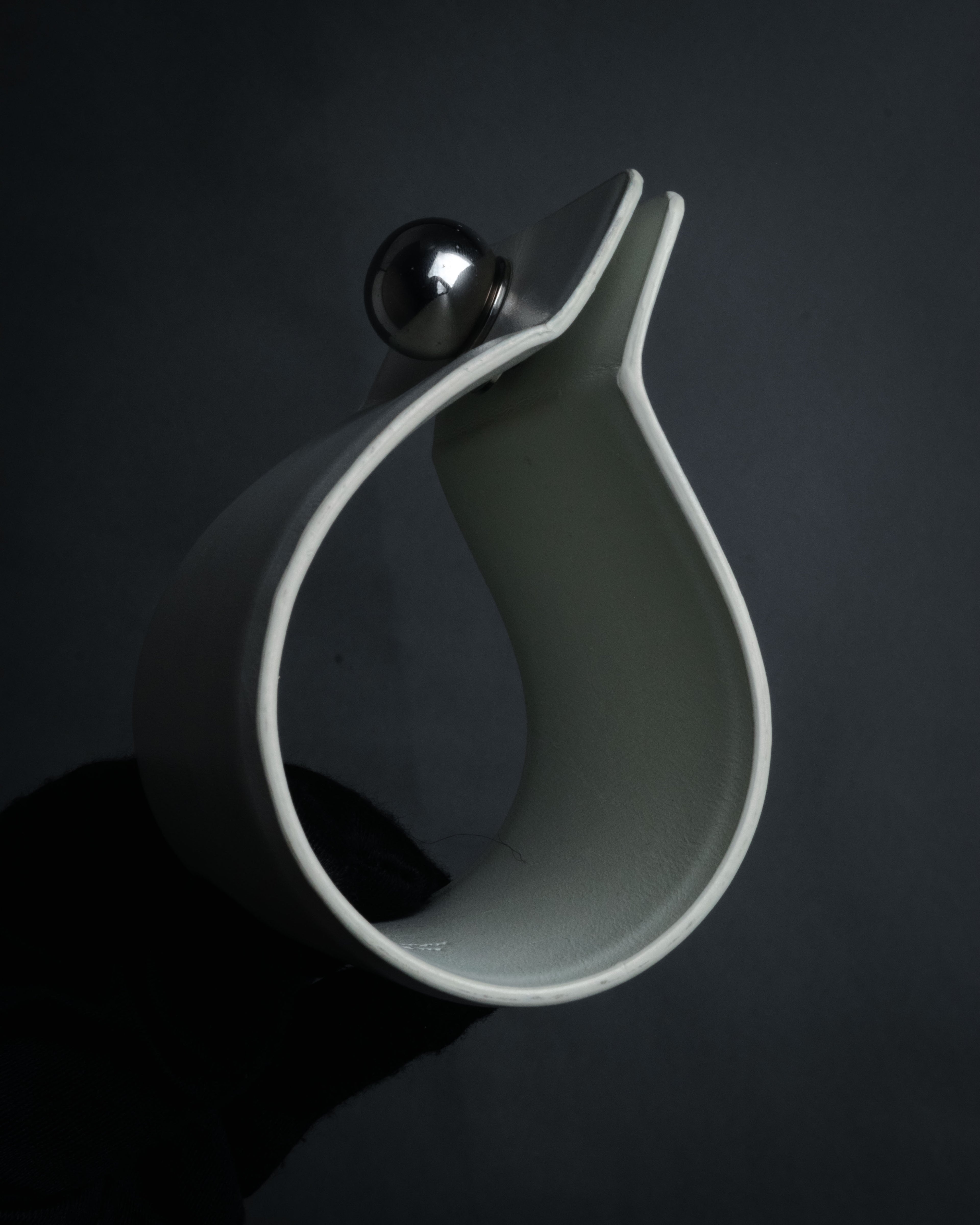 “JIL SANDER” 2020’s Sculptural leather cuff bangle