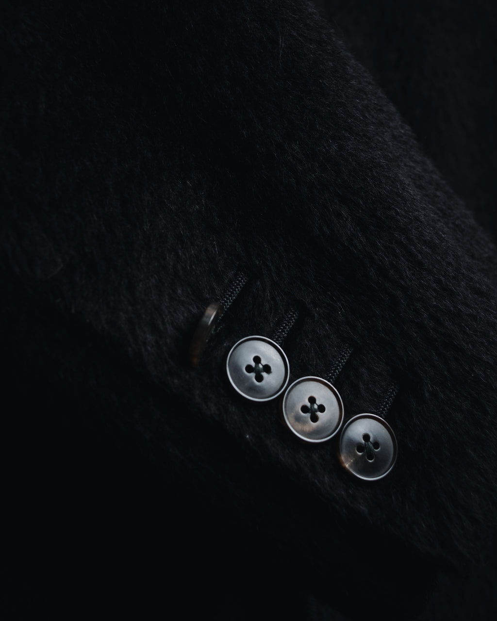 –SPECIAL– "GUCCI" 09-12’s Classically tailored llama-blend Chesterfield coat