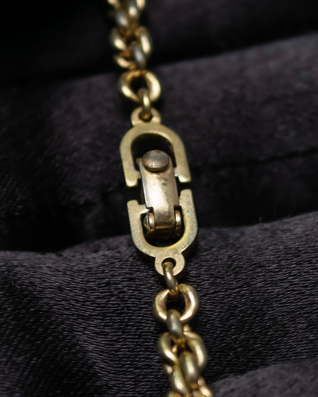 “Christian Dior” beautiful thick gold chain necklace