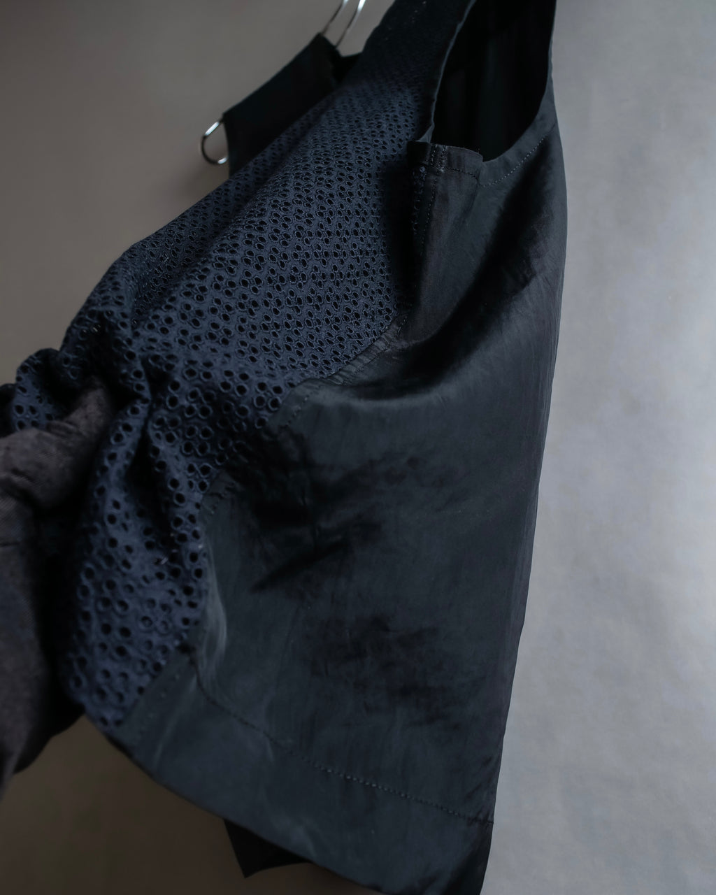 "tricot COMME des GARCONS" 96SS eyelet lace design patterned fabric switching vest