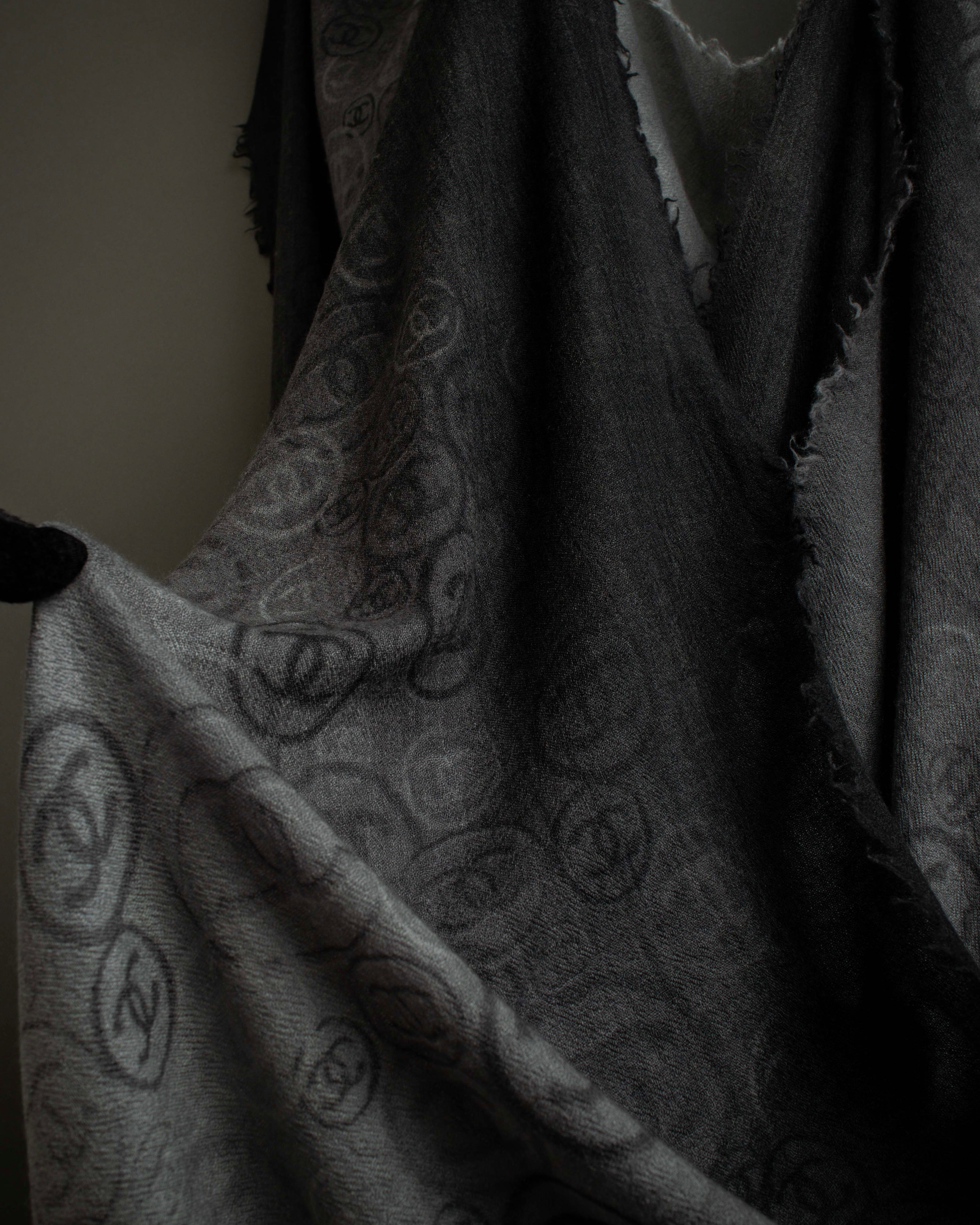 "CHANEL" Logo engraved design cashmere super large stole