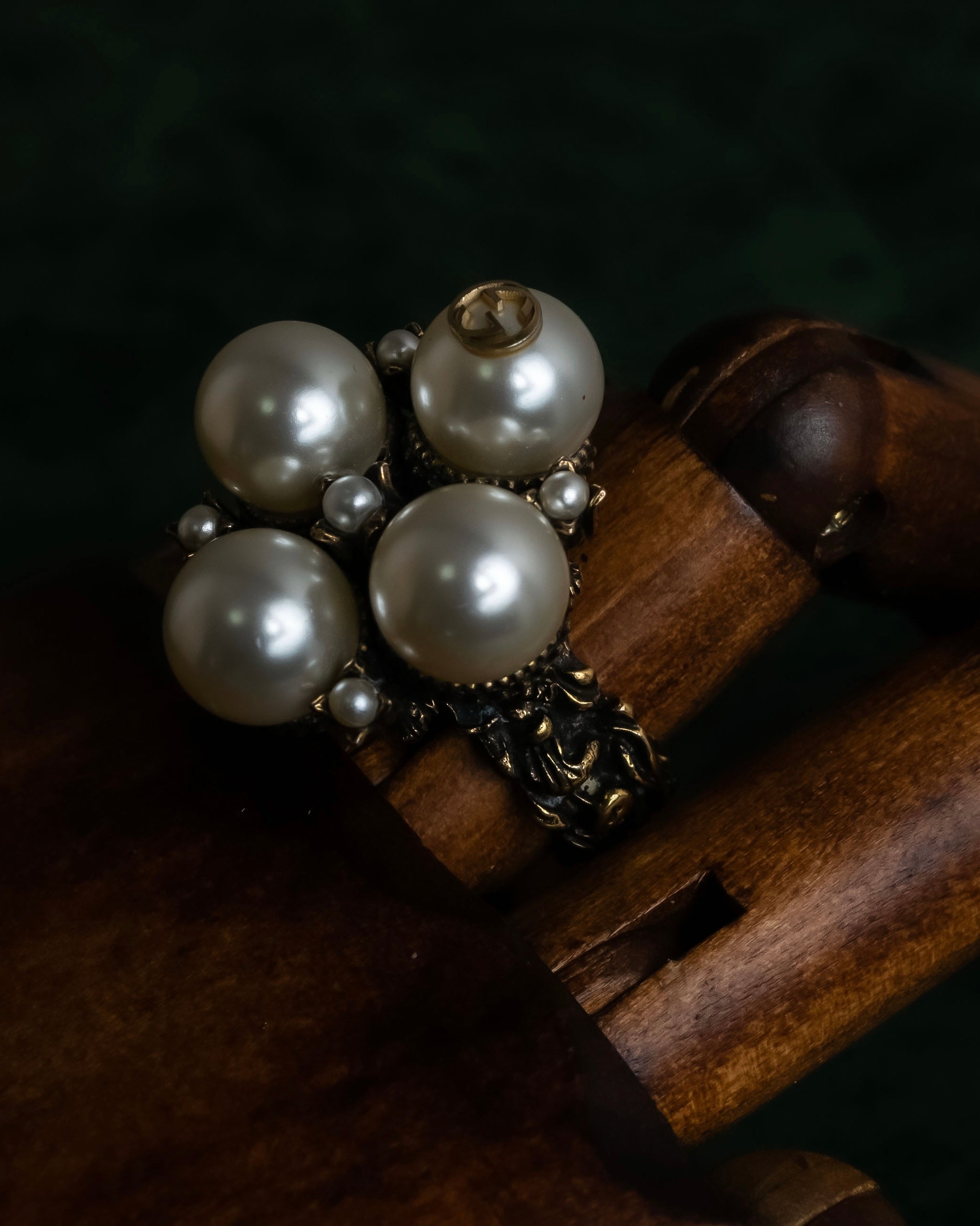 "GUCCI" Interlocking G design gold pearl ring