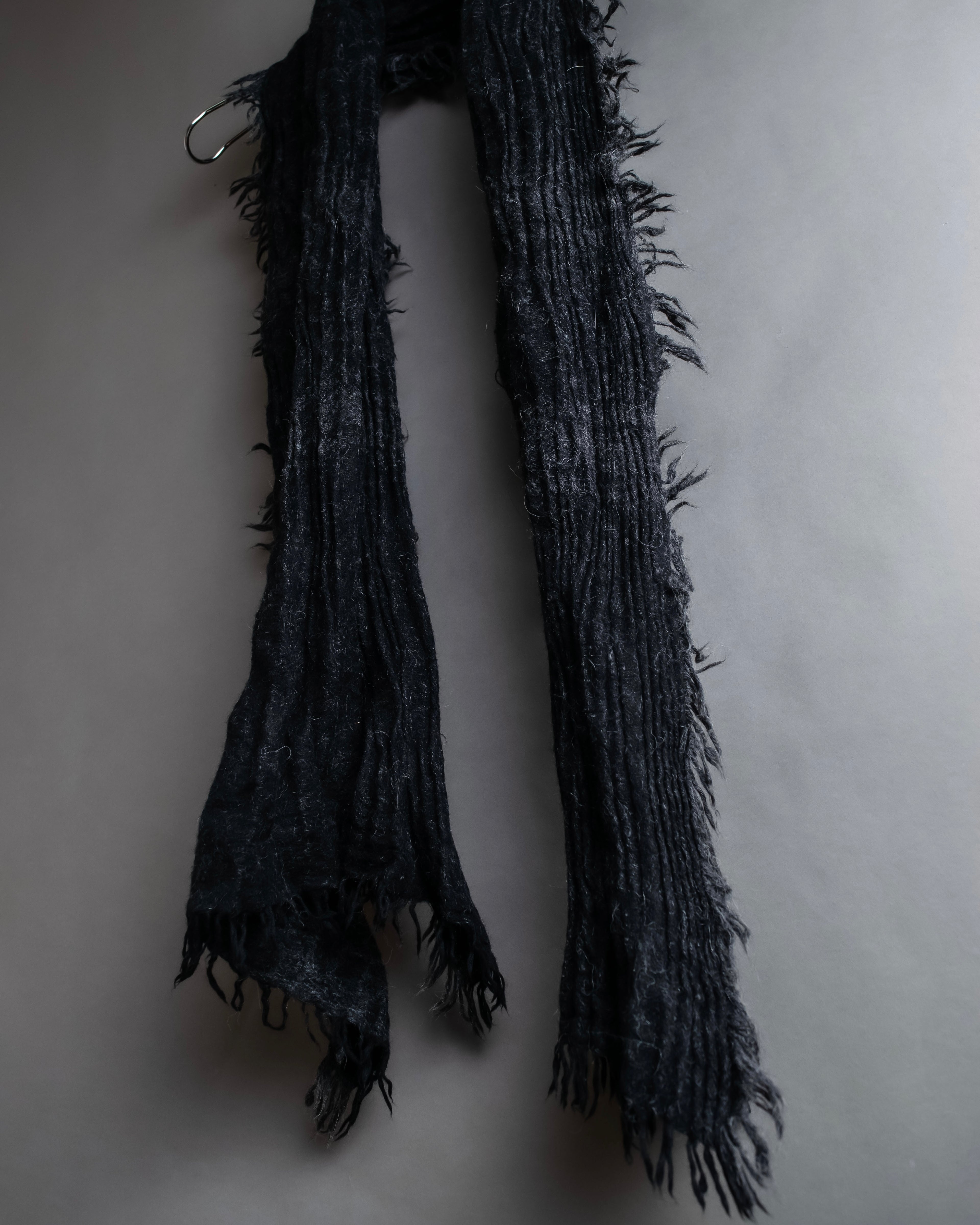 "GUCCI" Tom Ford period random pleats fringe stole