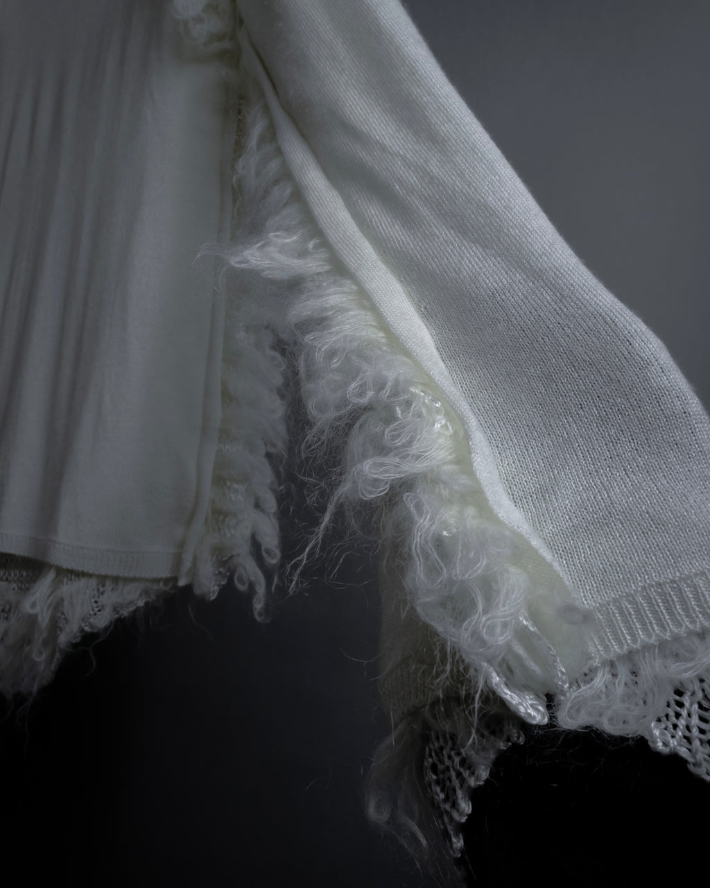 "COMME des GARCONS" 18AW layered mesh design fringe thick knit