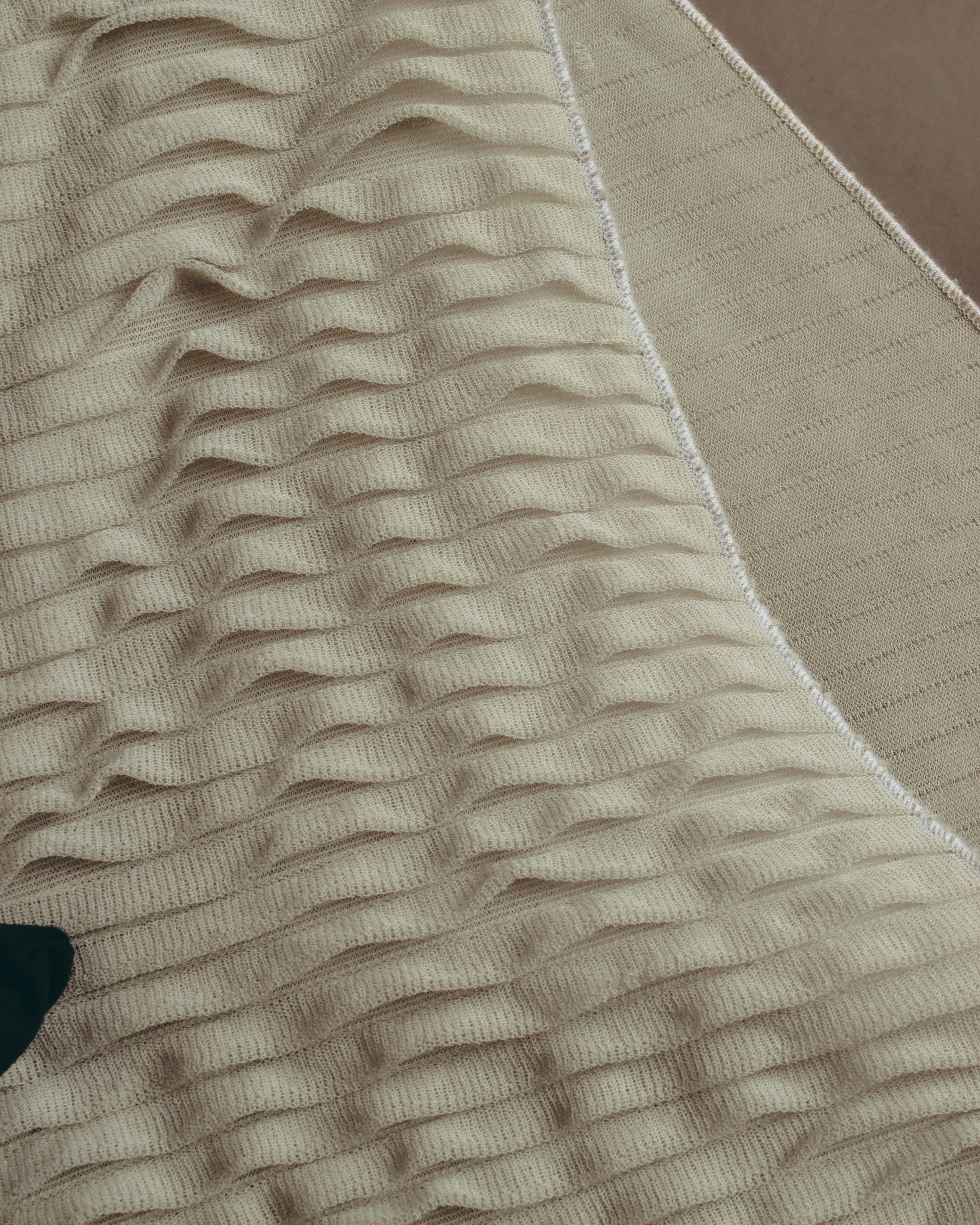 “GIORGIO ARMANI” 2000’s Textured wave knit vest