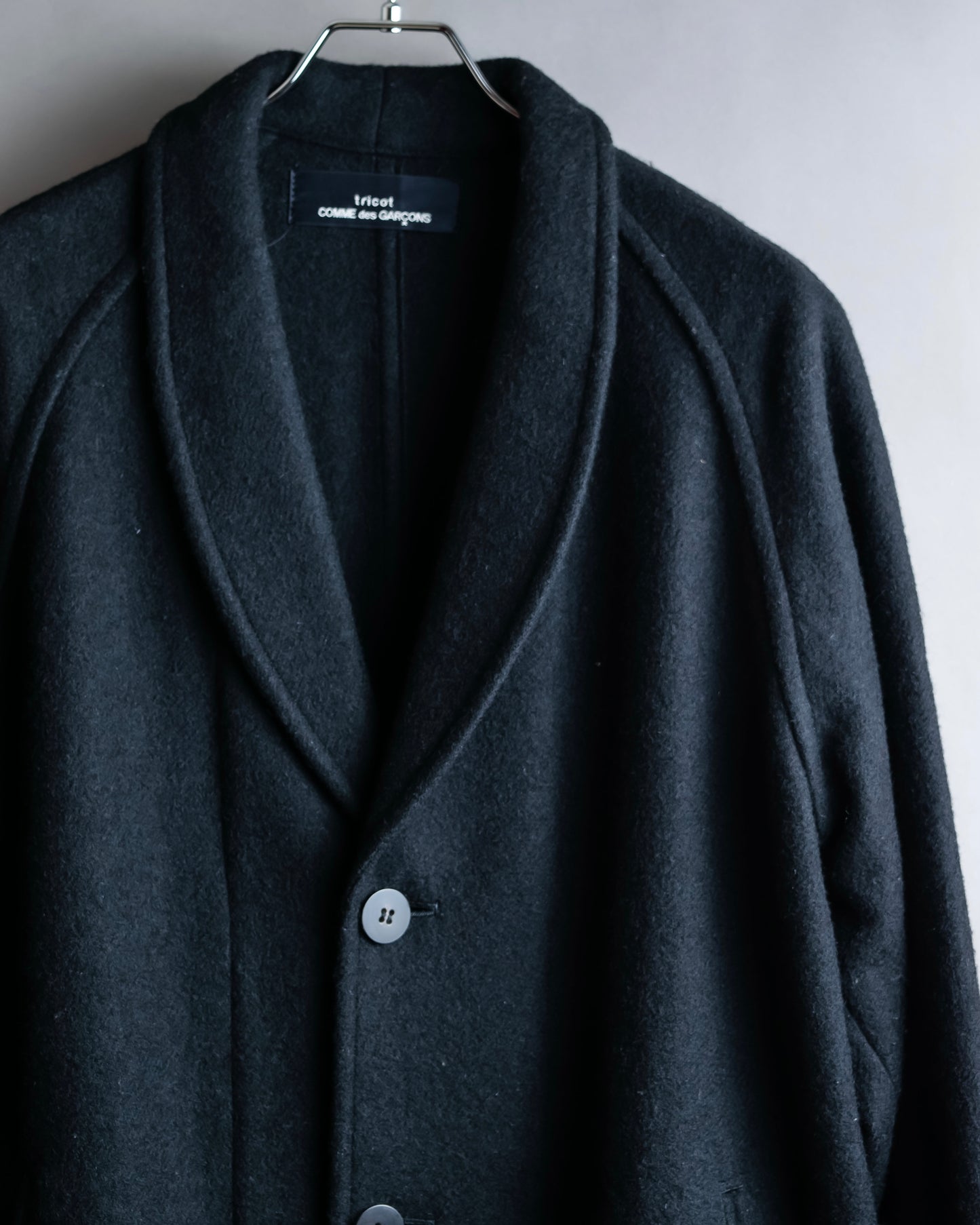 "tricot COMME des GARCONS" 
Shawl collar piping design long coat