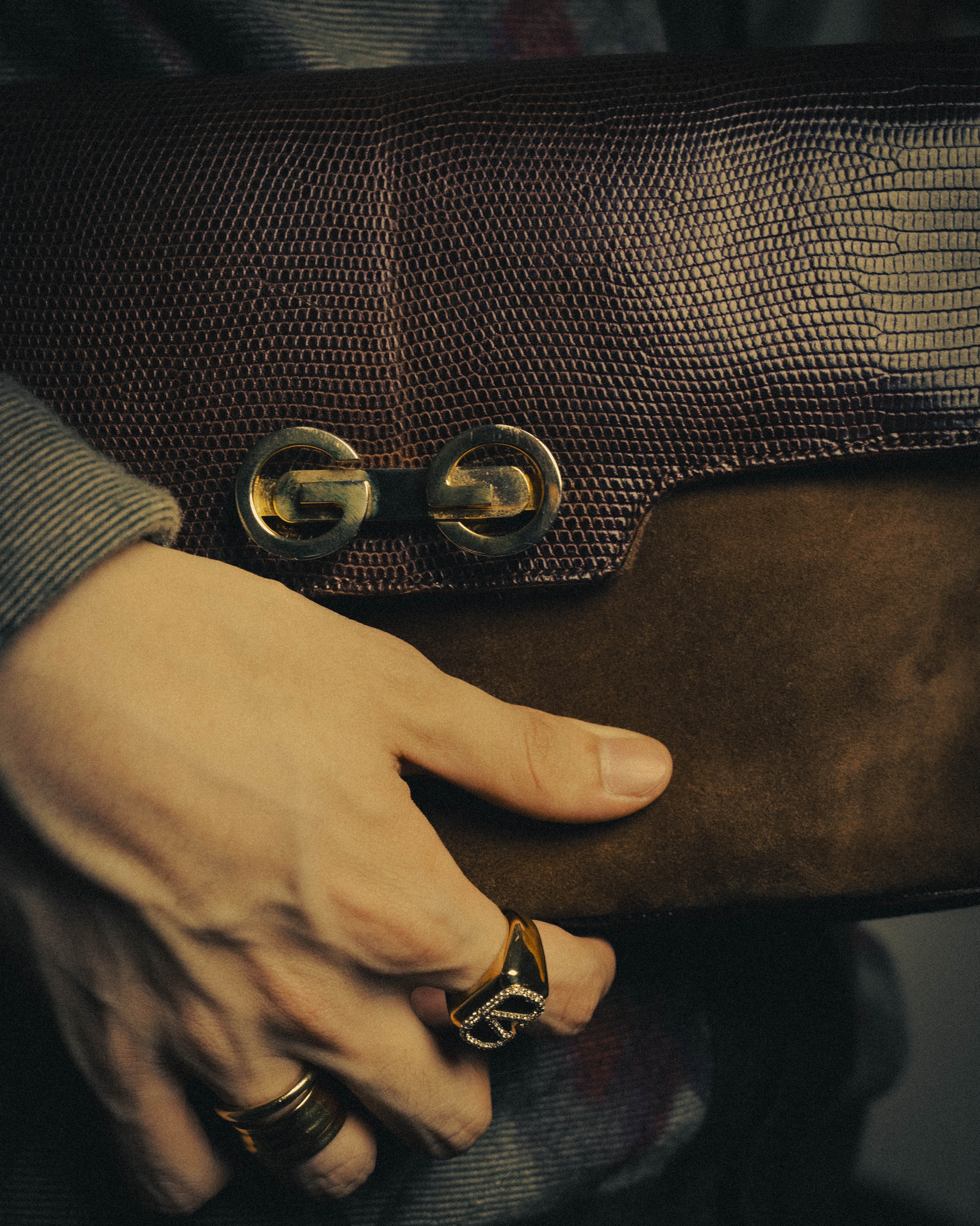 –SPECIAL– "GUCCI" 70's Classic horsebit shoulder bag