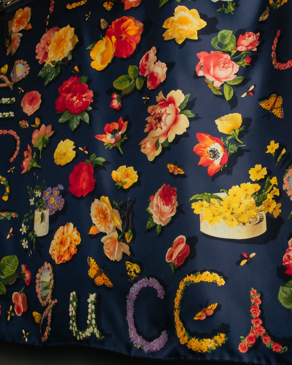 “GUCCI” 90’s-00’s Flora logo silk scarf