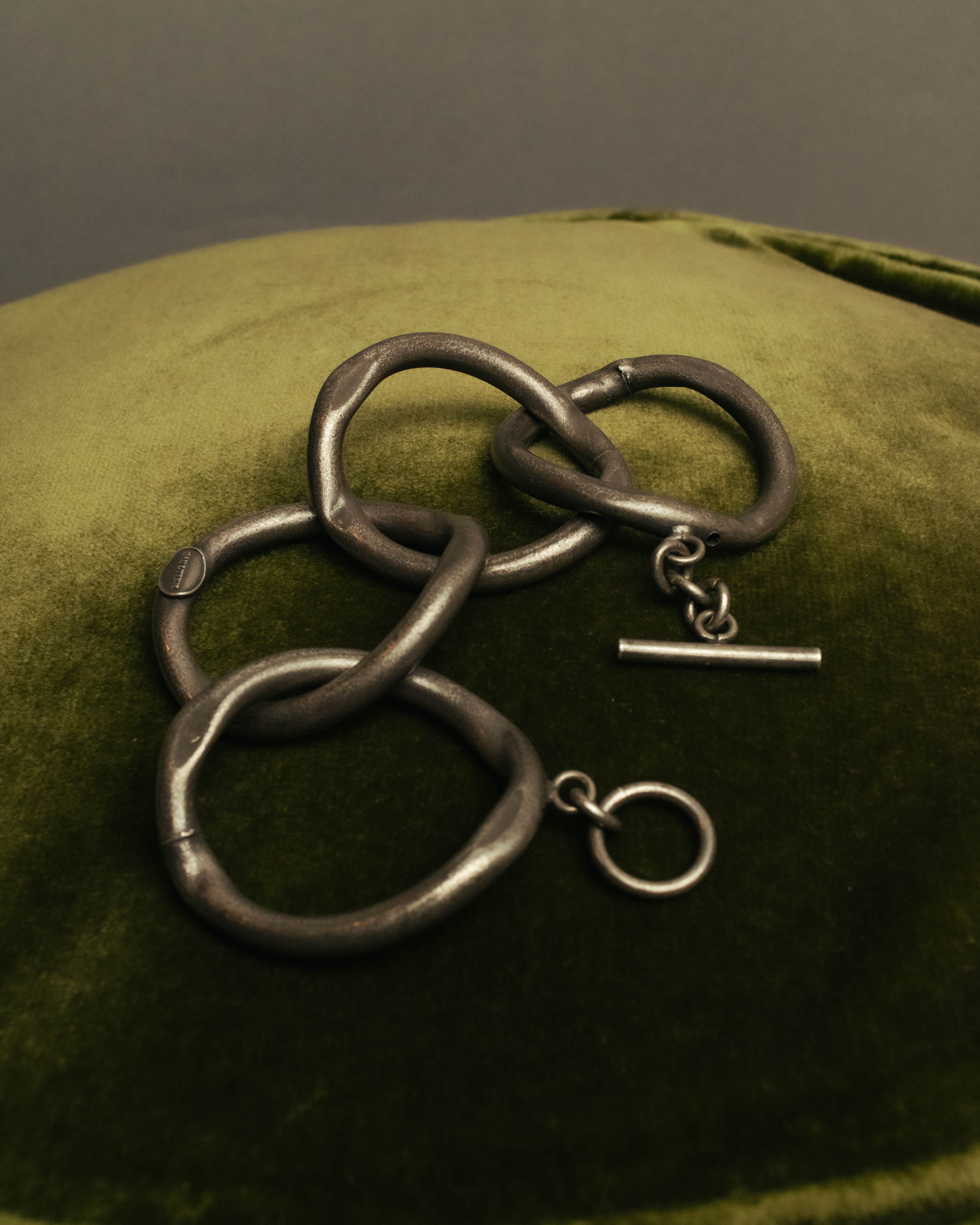 -SPECIAL- “Jean Paul Gaultier” 90’s-00’s sculptural gunmetal loop bracelet