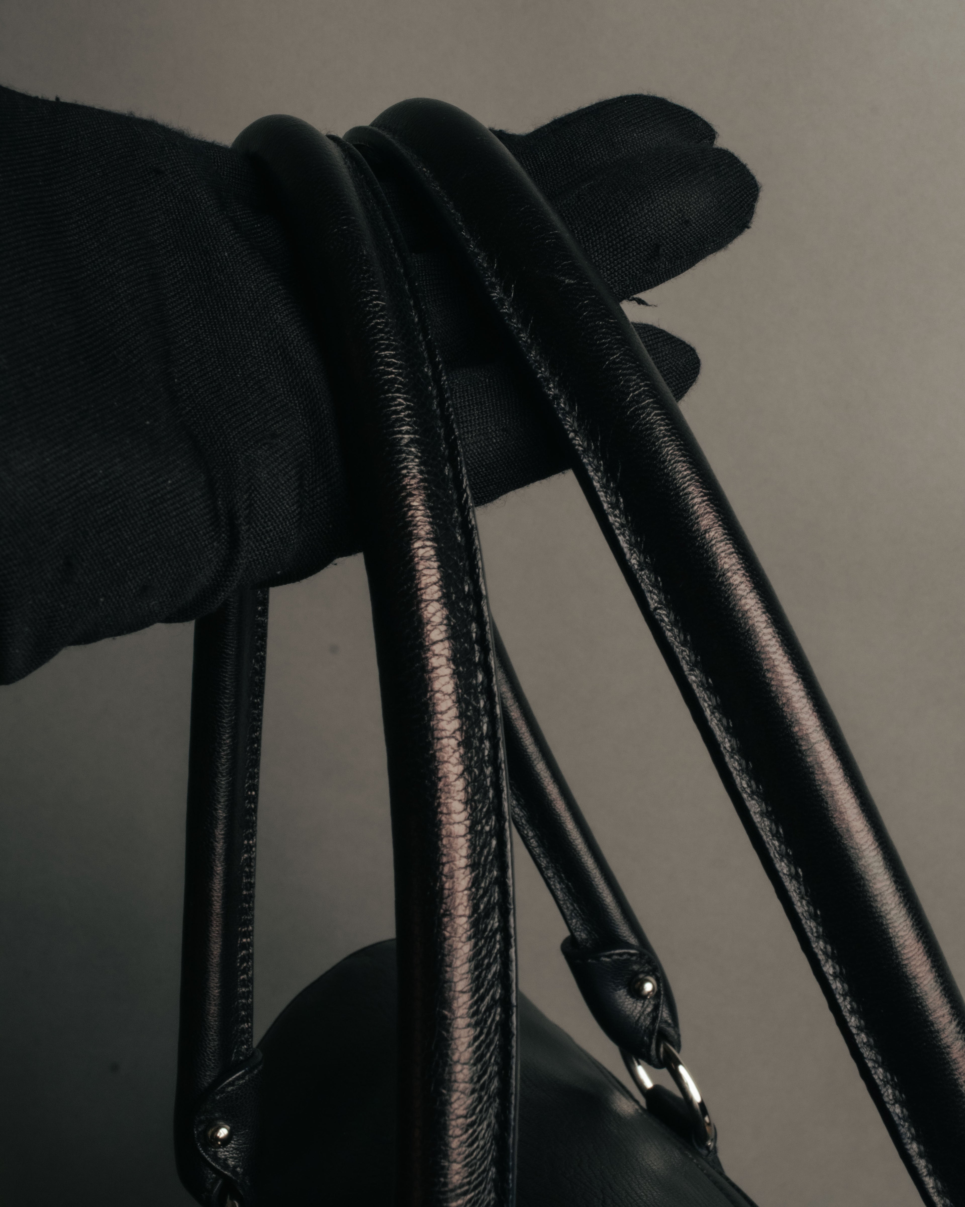 “Salvatore Ferragamo“ 00’s-10’s Gancini ring hardware leather shoulder bag