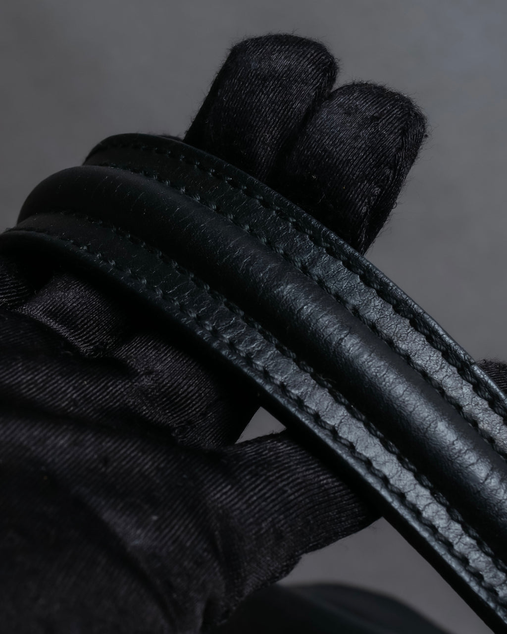 "YVES SAINT LAURENT" Muse to gold metal parts one-handle leather bag