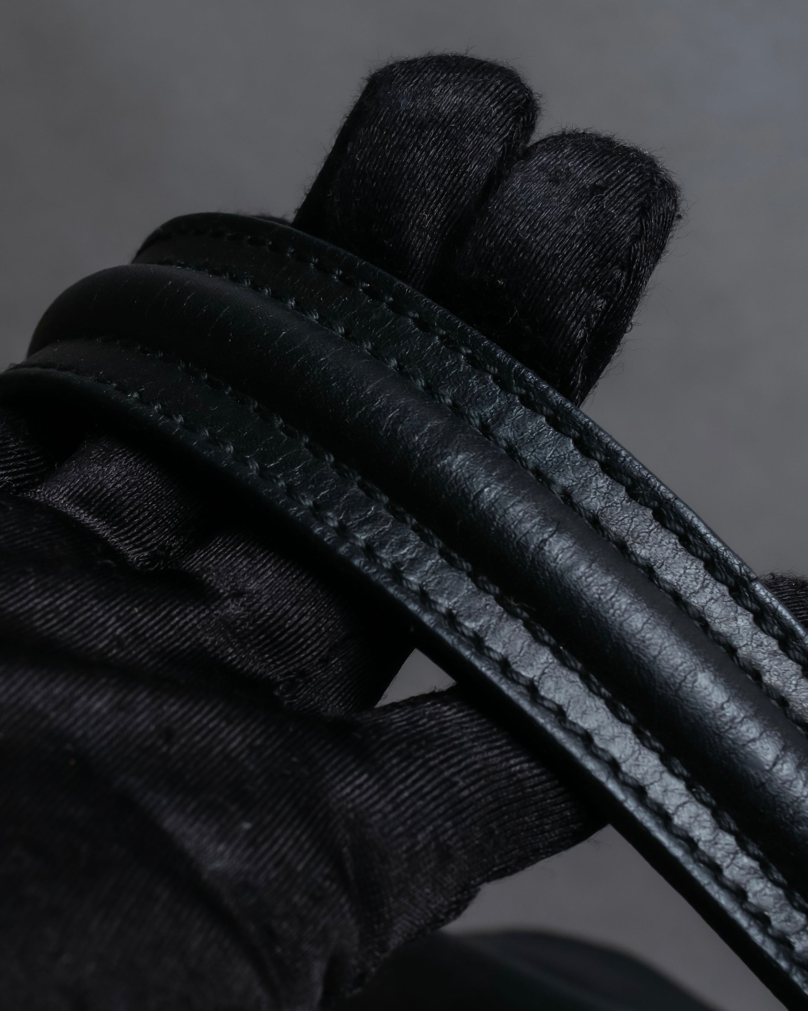 "YVES SAINT LAURENT" Muse to gold metal parts one-handle leather bag