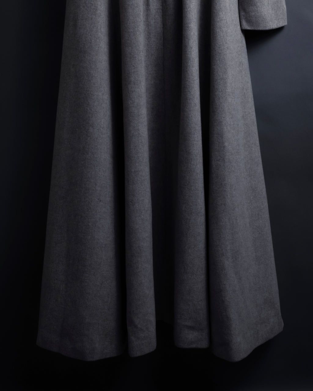 -SPECIAL- "JEAN PAUL GAULTIER"
90's-00's Waist shape A-line silhouette ecryu color super long coat