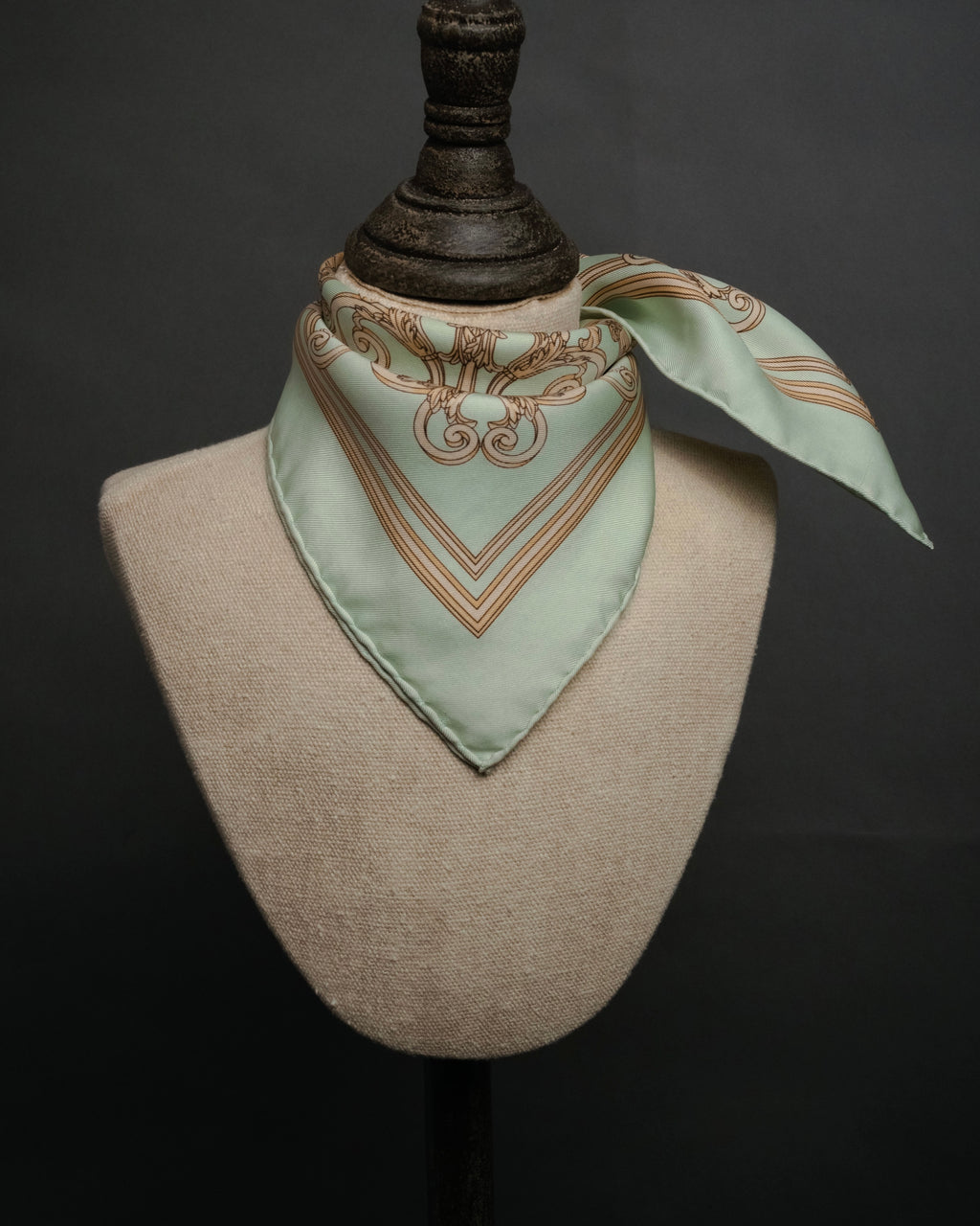 “HERMES” 90’s les tuileries silk twill carré scarf