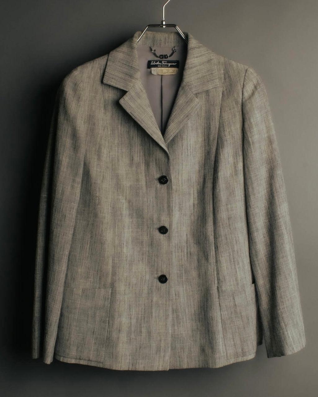 “Salvatore Ferragamo” 90’s-00’s Linen blend tailored jacket