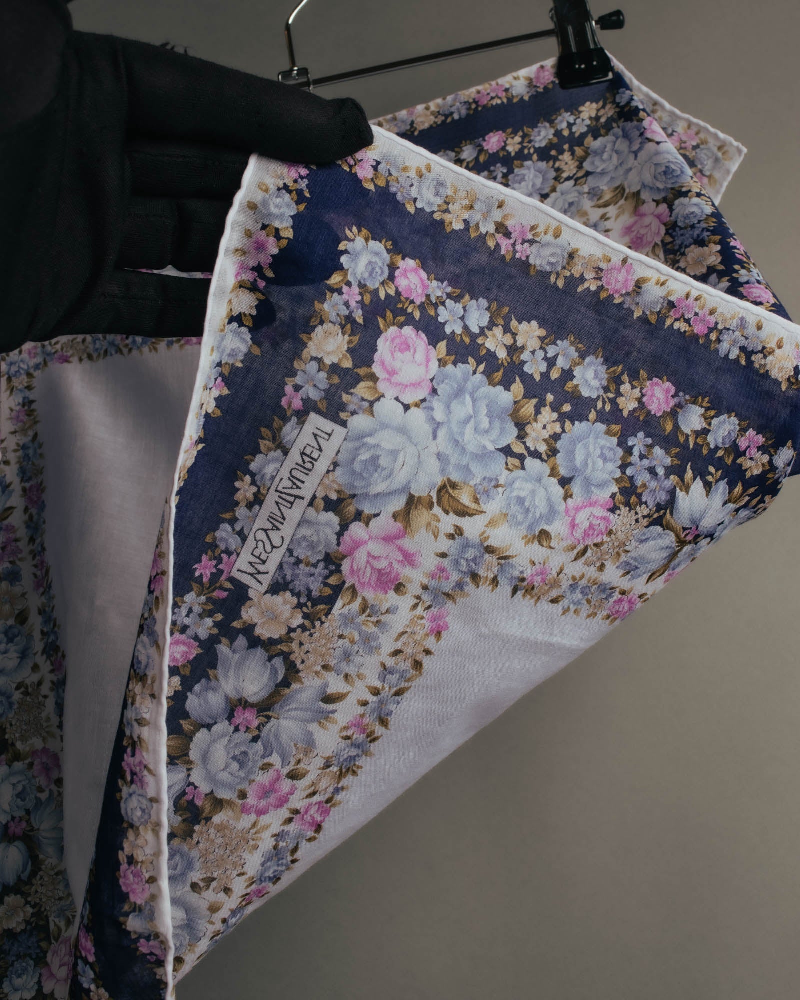 “YVES SAINT LAURENT” 80’s-90’s Floral border scarf