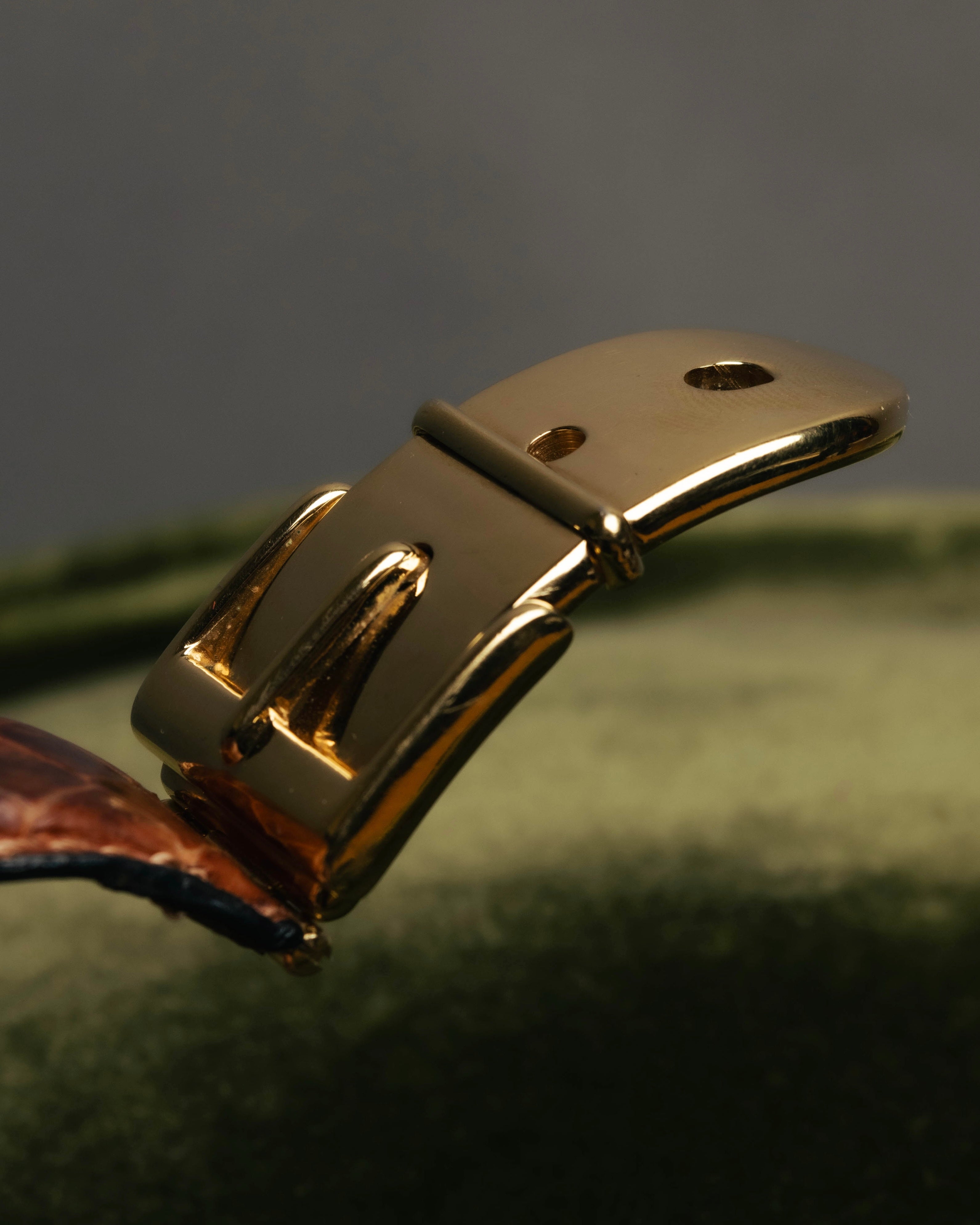 "GUCCI" 90's-00's Embossed leather buckle bangle