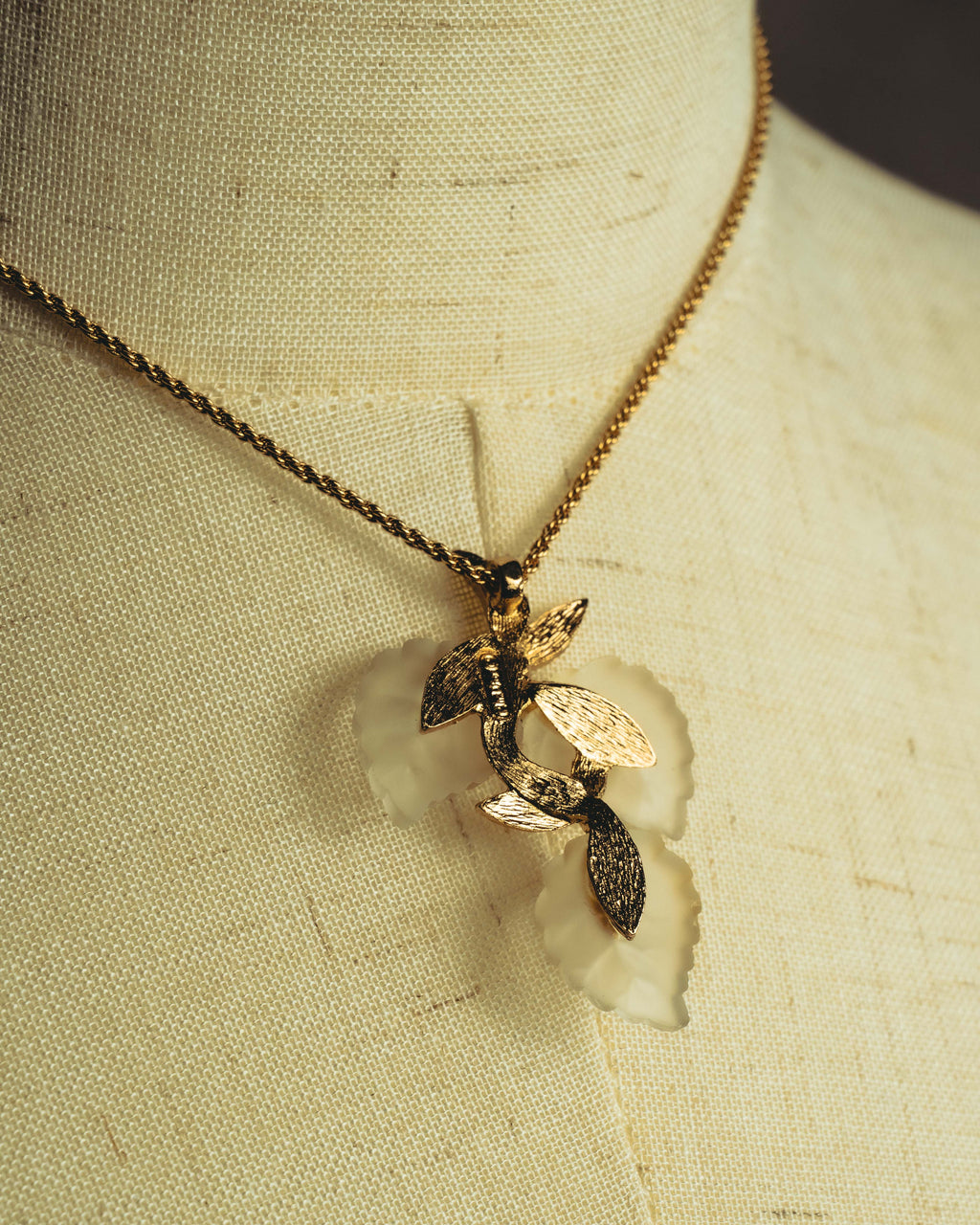 "Christian Dior" 70's-80's Sculptural leaf pendant necklace