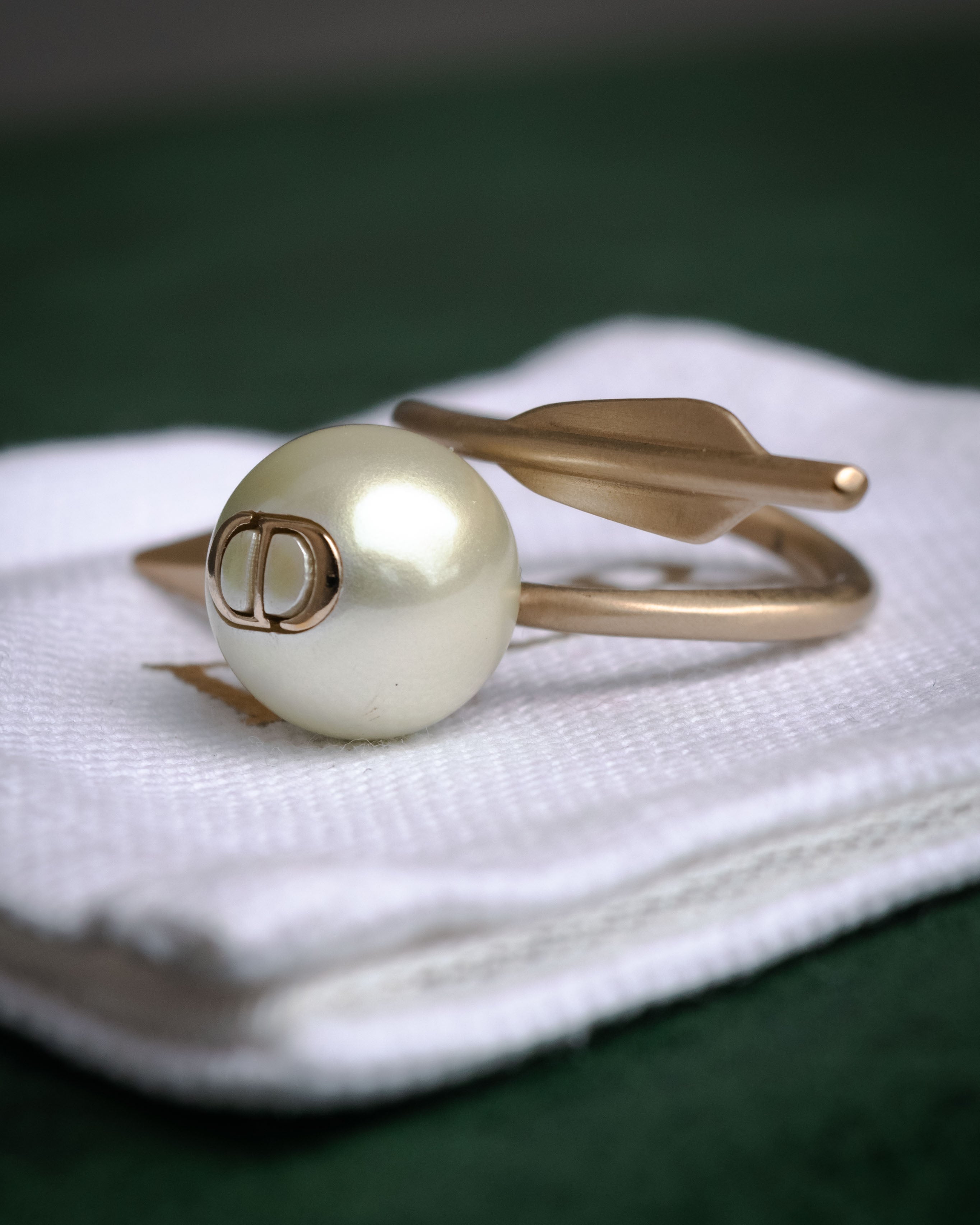 –SPECIAL– “DIOR” 2017-present Arrow pearl CD open ring