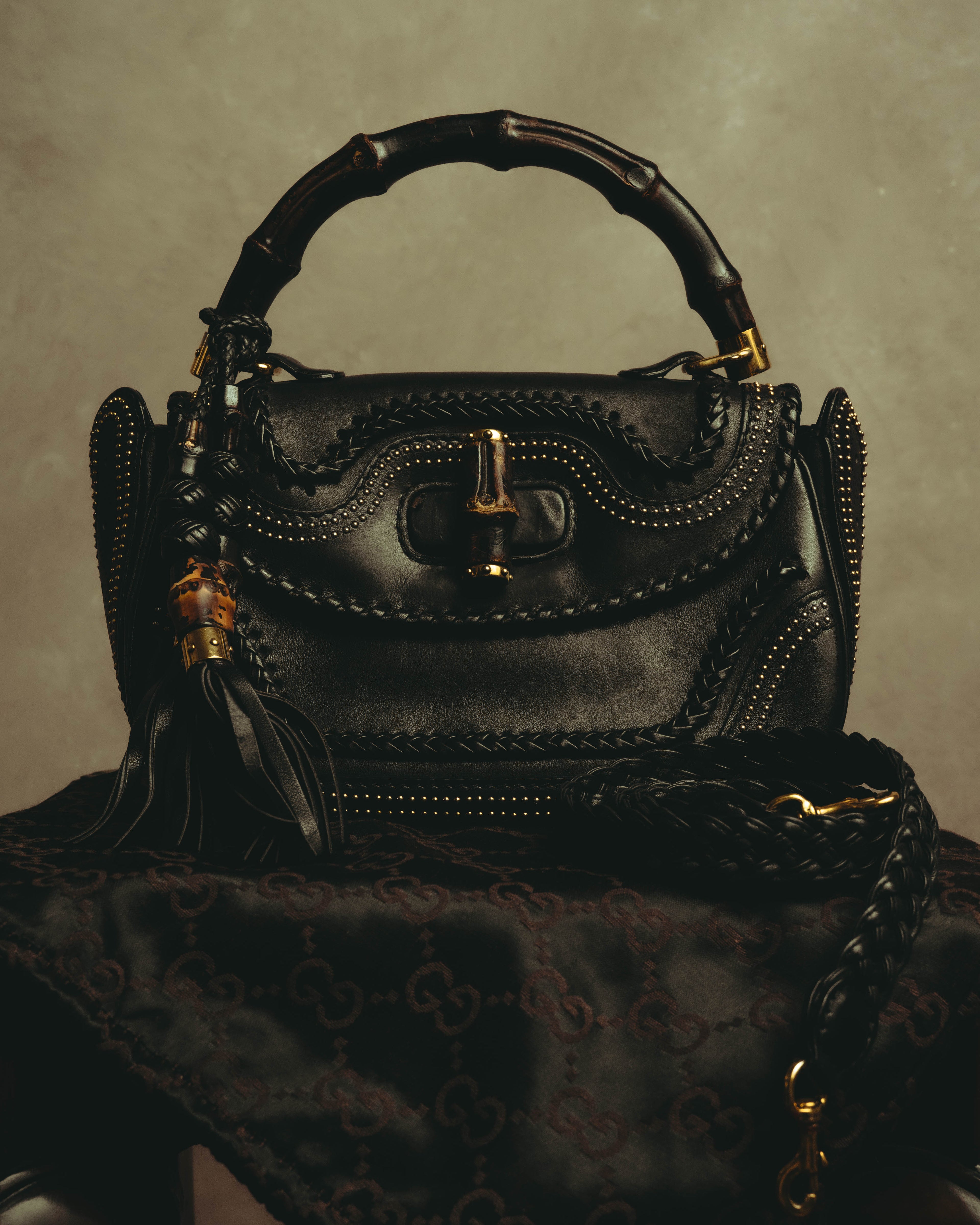 –SPECIAL– "GUCCI" 10's Embellished bamboo leather handbag