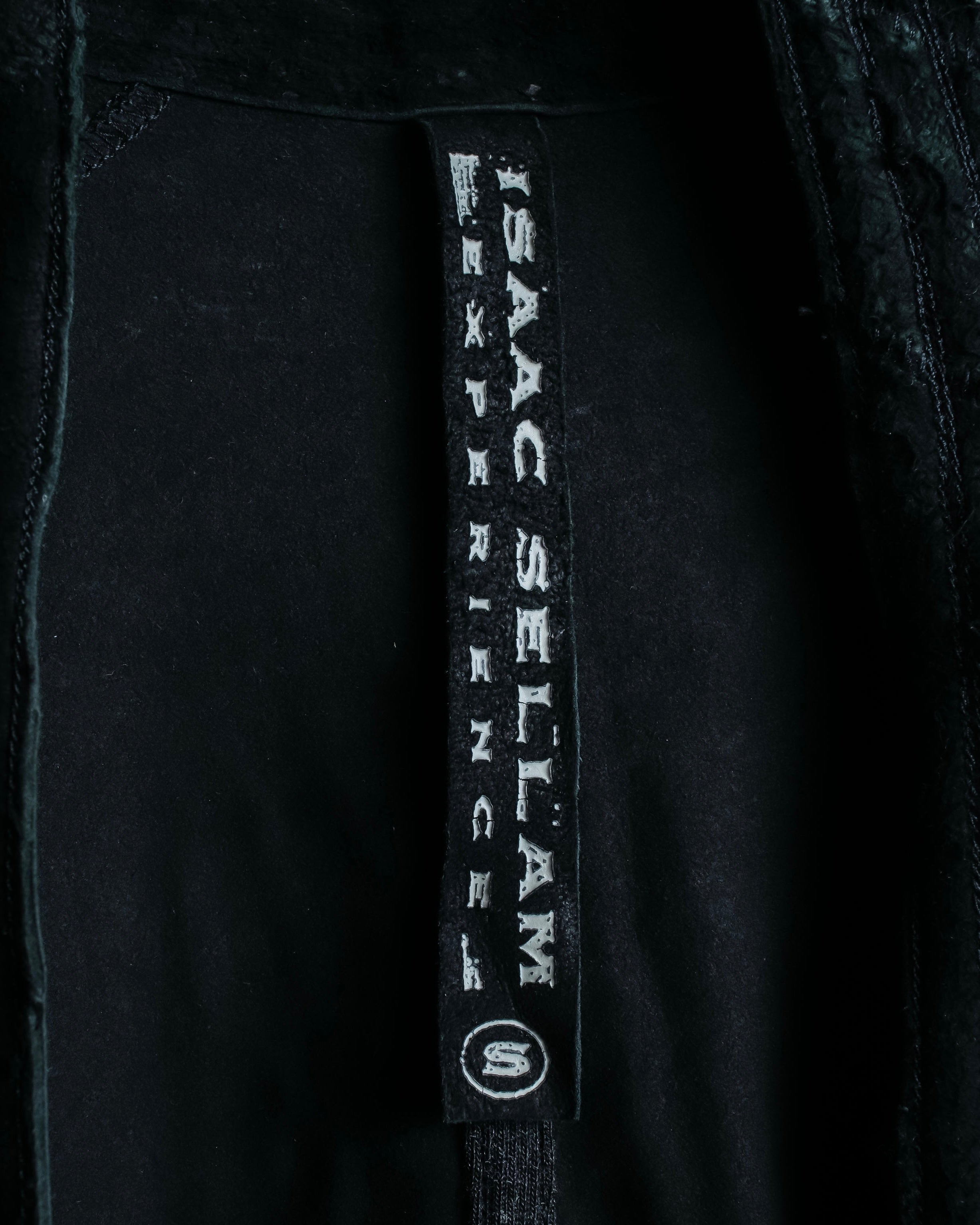 "ISAAC SELLAM" Cut-off design belted leather jacket