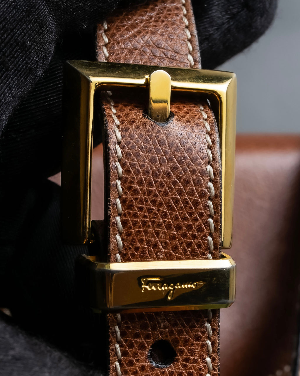 "Salvatore Ferragamo" Gold metal parts brown leather shoulder bag