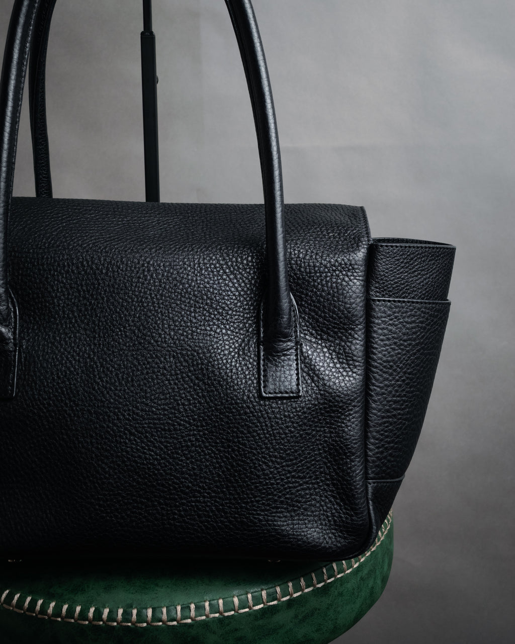 “TIFFANY & CO.” 2010’s Grained leather chain shoulder bag