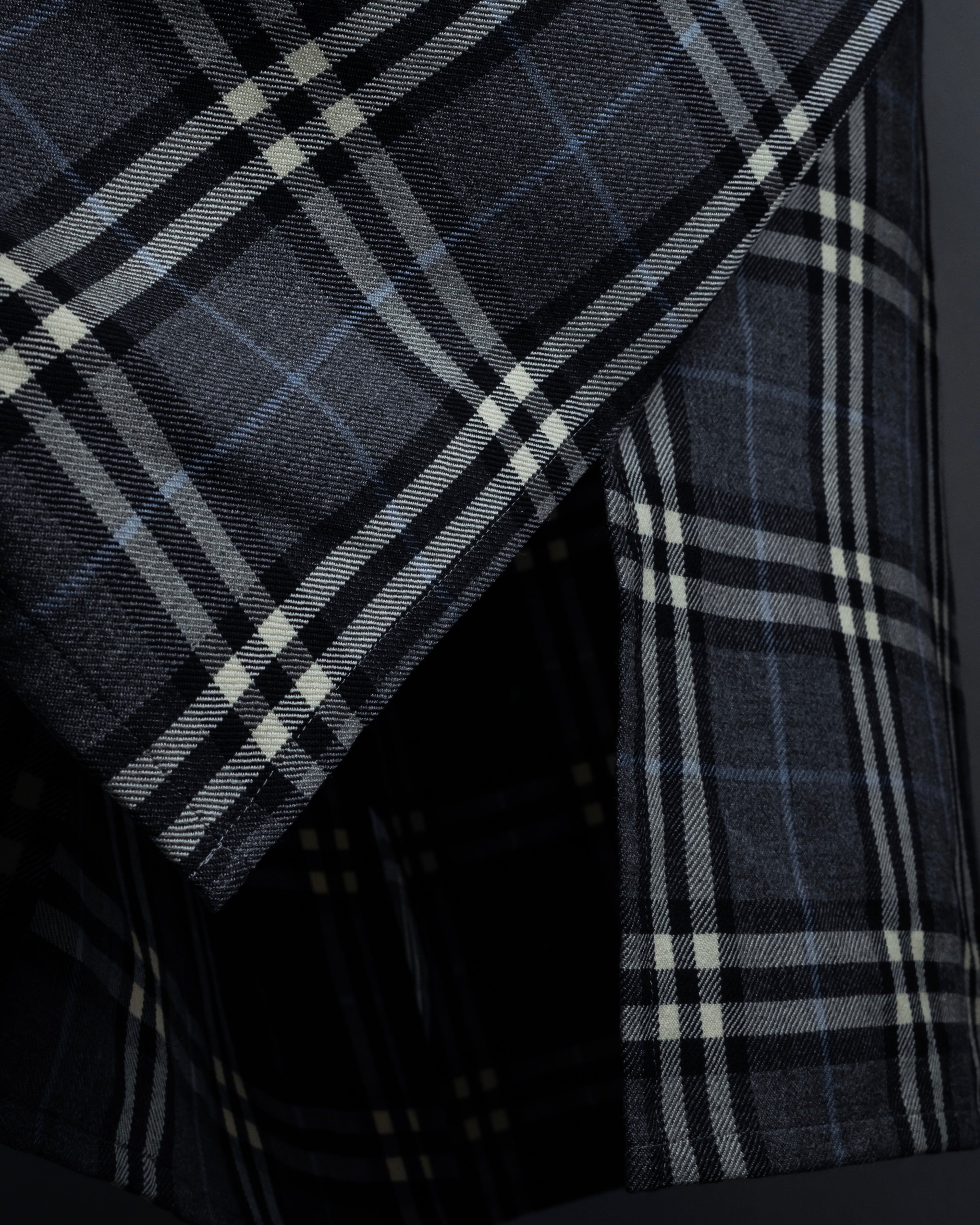 "BURBERRYS" Gold metal button design check pattern wool shirt