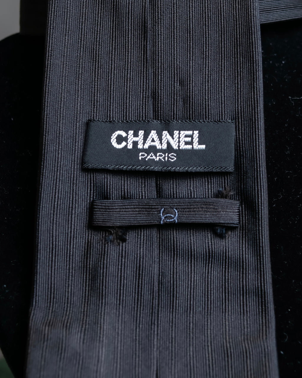 "CHANEL" 100% silk, shadow stripe pattern neck tie