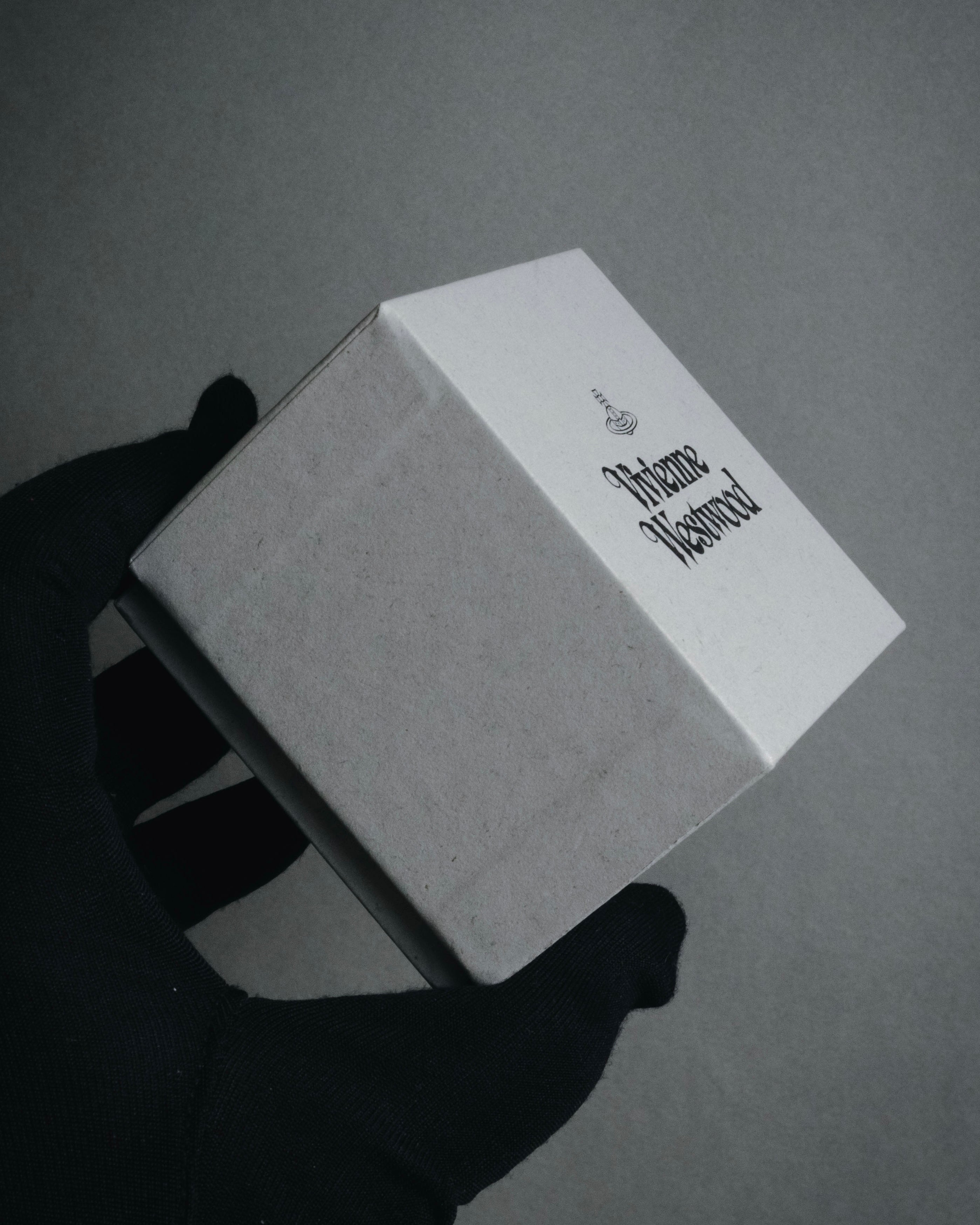 "Vivienne Westwood" Iconic orb motif open band ring