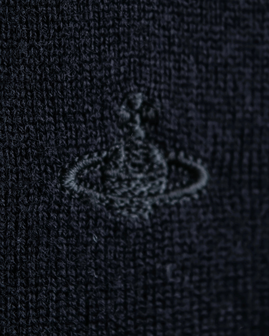 "Vivienne Westwood RED LABEL"
Orb embroidery high neck short length knit