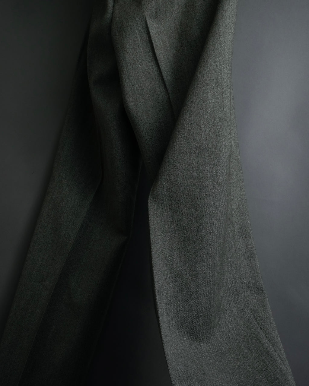 "YVES SAINT LAURENT" Deep pleat tapered wool slacks