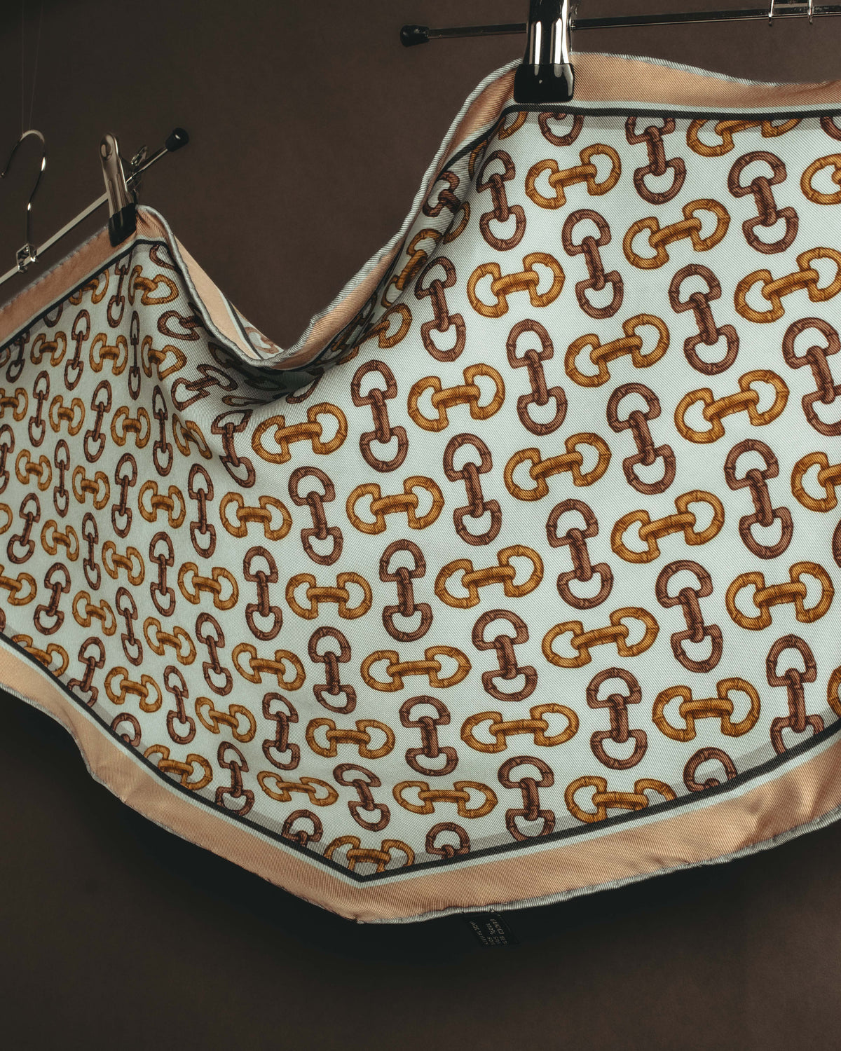 "GUCCI" 80's-90's Horsebit print square silk scarf