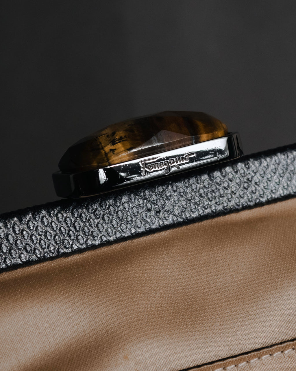 "Salvatore Ferragamo" 00’s-10’s tiger’s eye satin pleated chain bag