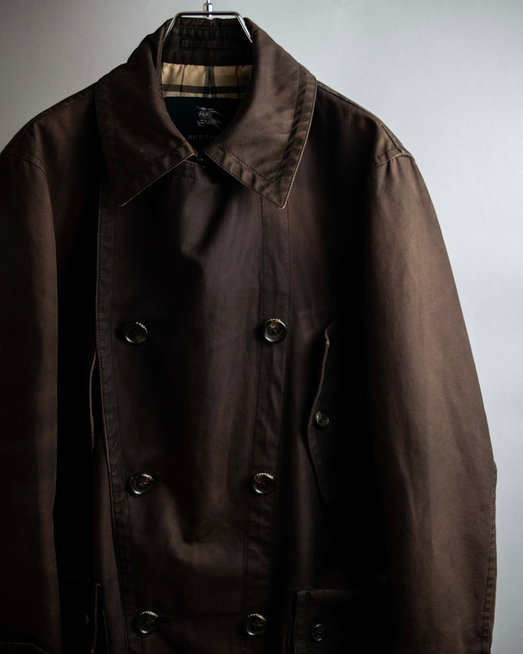 "BURBERRY" Subdued tone military detail mid-length trench coat