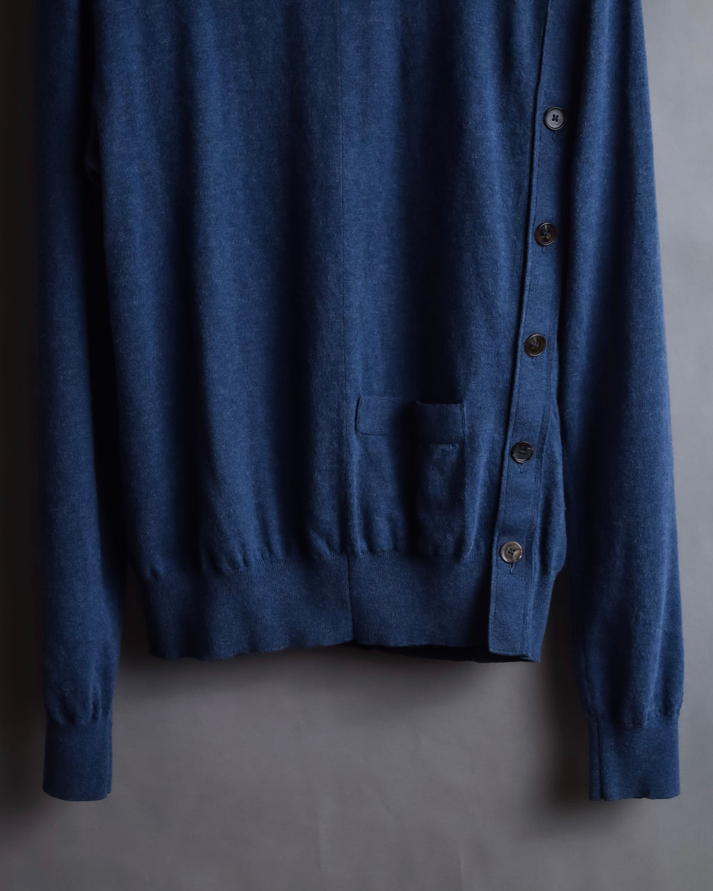 "MAISON MARGIELA" 17SS Asymmetric button line knit