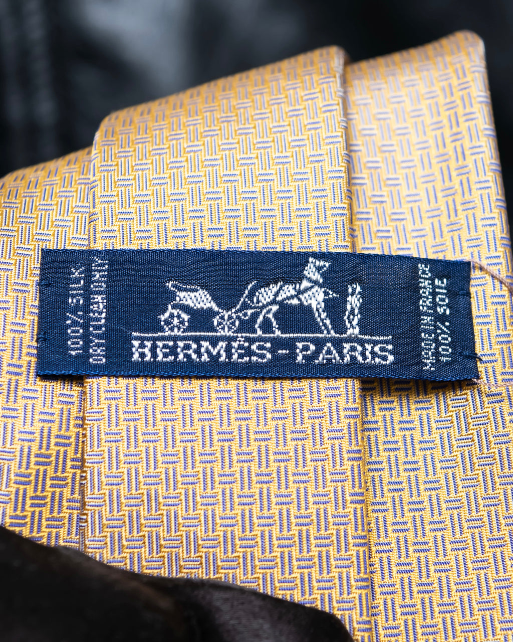 “HERMES” Double line patterned silk tie